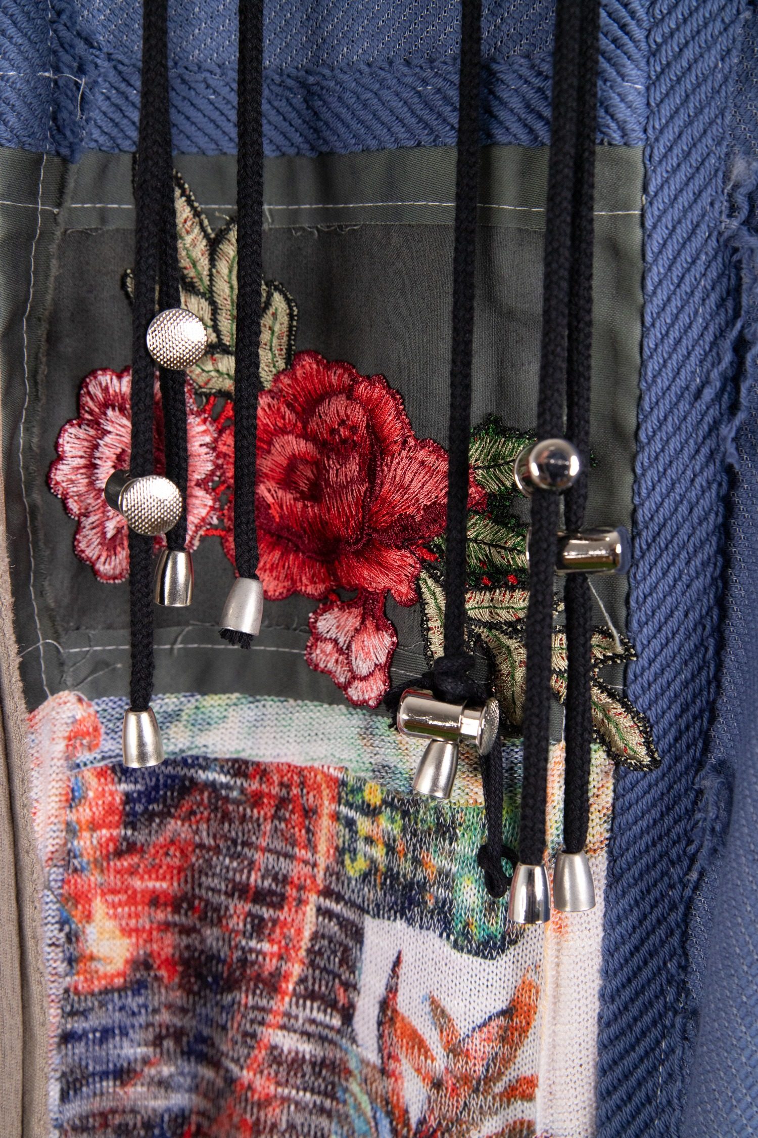 Thumbnail of http://Murmaid%20Paris%20Patchwork%20Sweatshirt%20in%20Dunkelblau%20und%20Bunt