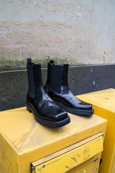 PRADA Stiefeletten mit eckiger Zehenpartie in Schwarz