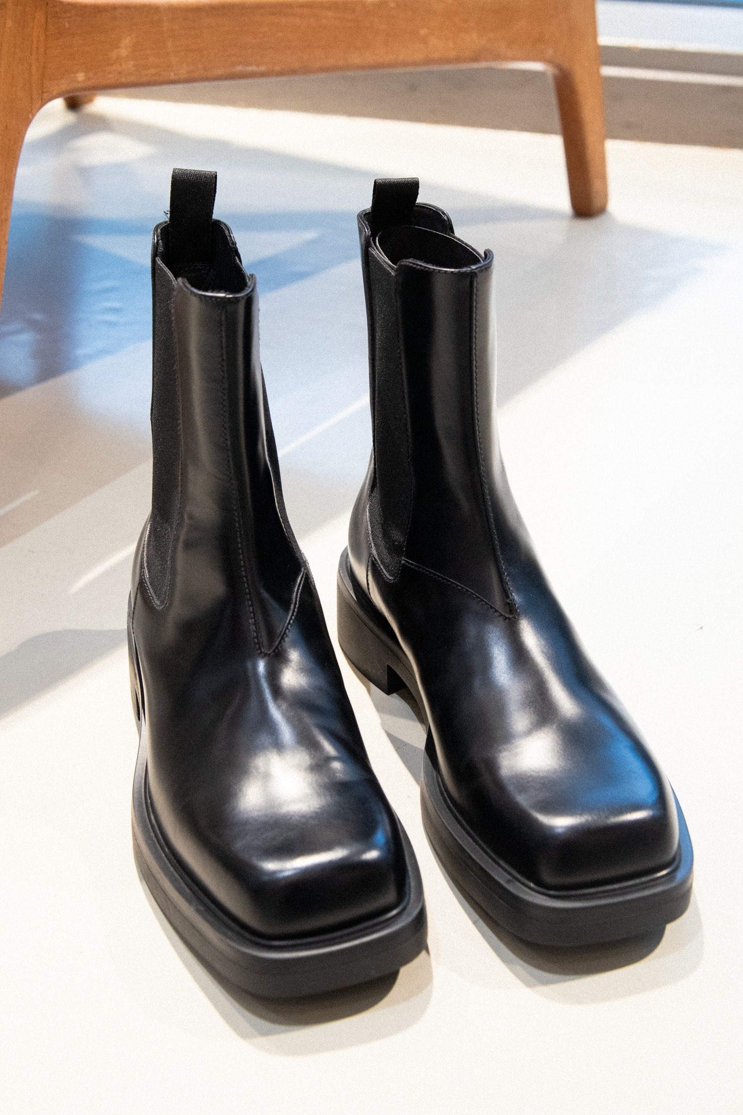 Thumbnail of http://PRADA%20Stiefeletten%20mit%20eckiger%20Zehenpartie%20in%20Schwarz