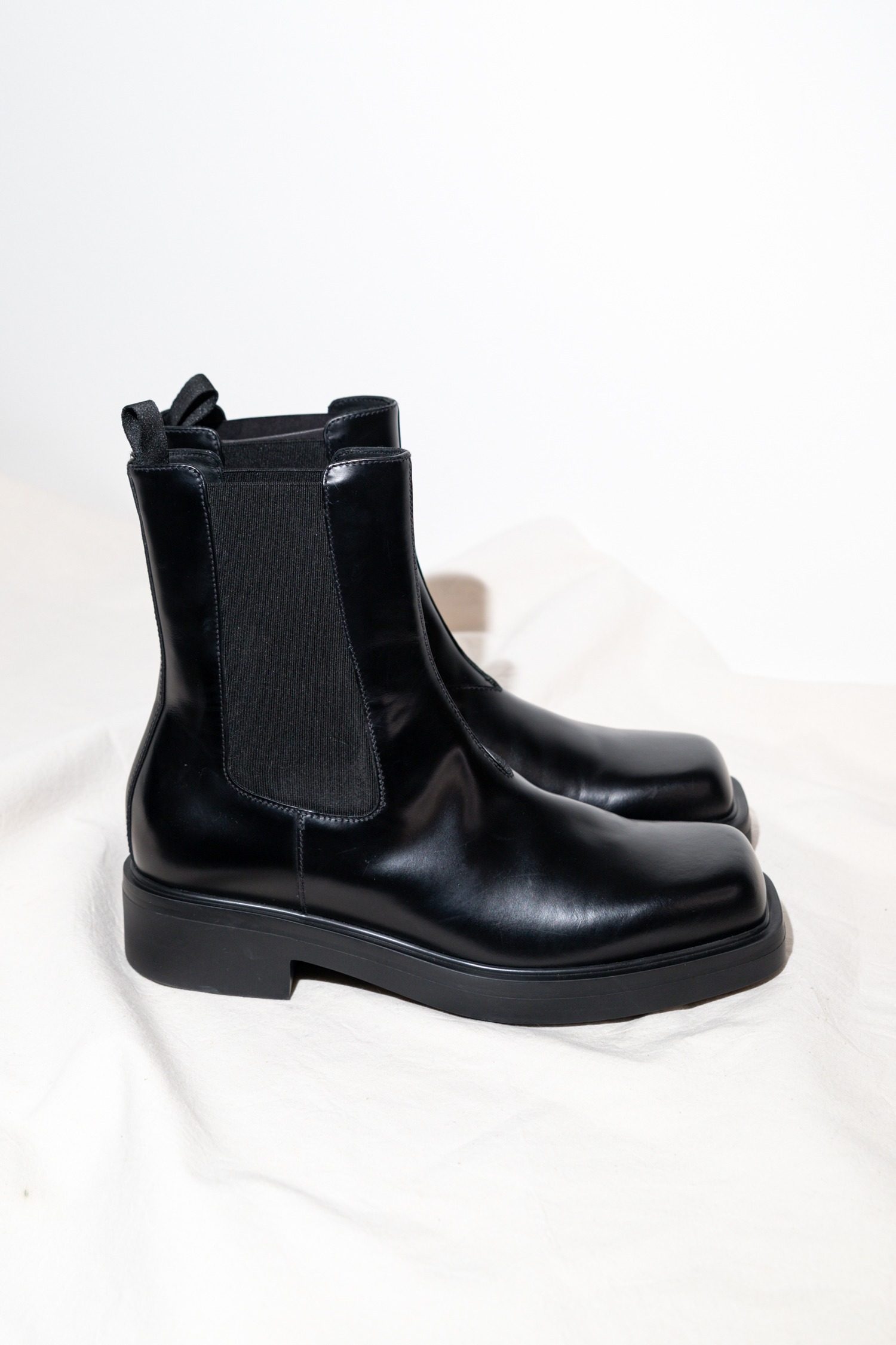 Thumbnail of http://PRADA%20Stiefeletten%20mit%20eckiger%20Zehenpartie%20in%20Schwarz