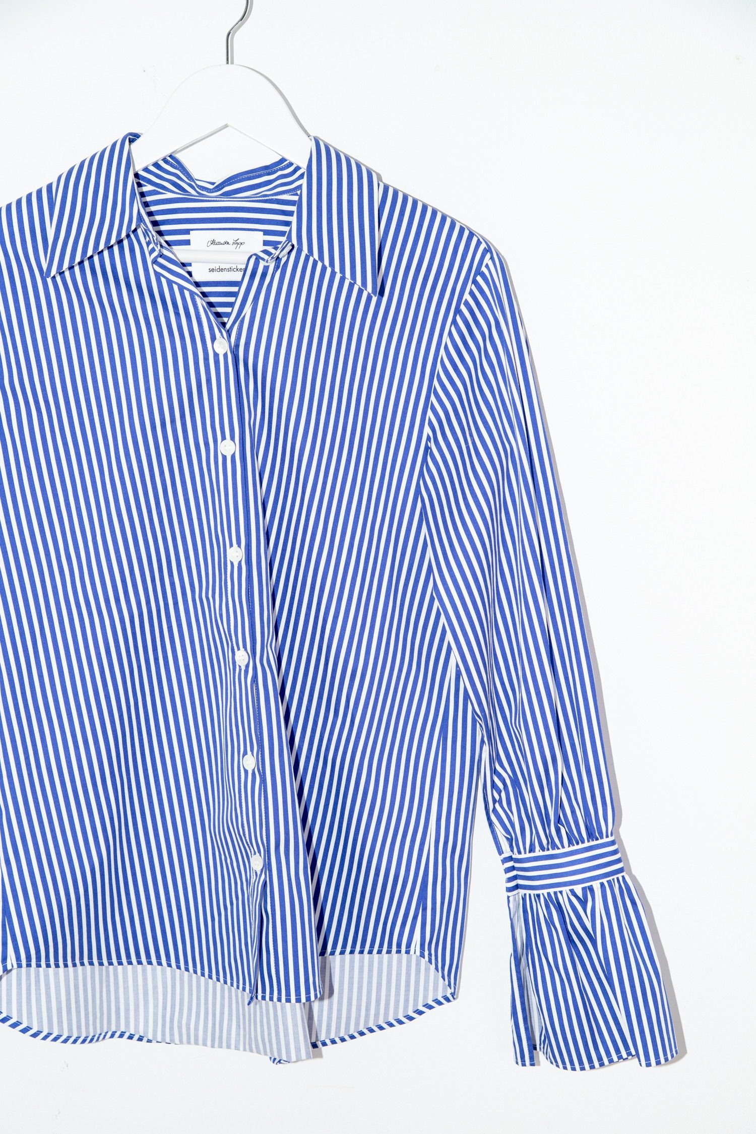 Thumbnail of http://Seidensticker%20x%20Alexandra%20Lapp%20Bluse%20mit%20Streifen%20in%20Blau%20und%20Weiß