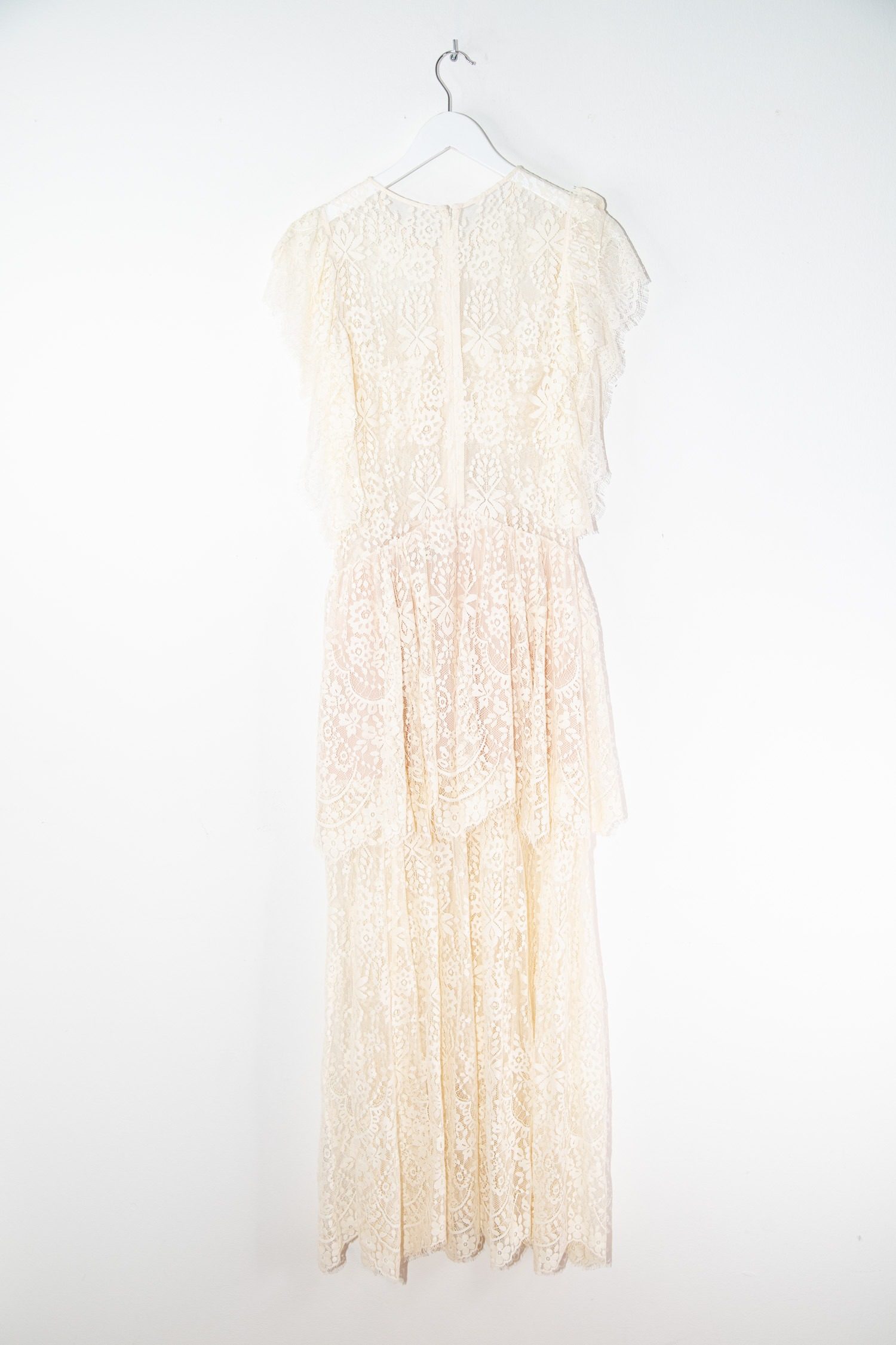 Thumbnail of http://Self-portrait%20Maxi-Spitzenkleid%20in%20Natur-Beige
