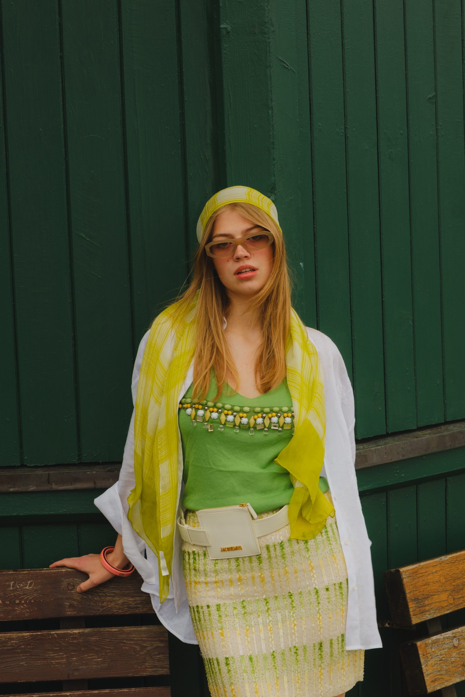 Chloé Stricktop mit Perlen in Grün, Gelb, Weiß und Silber