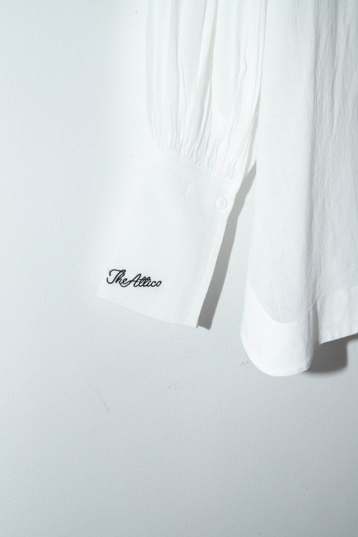 Thumbnail of http://The%20Attico%20Oversize-Bluse%20in%20Weiß