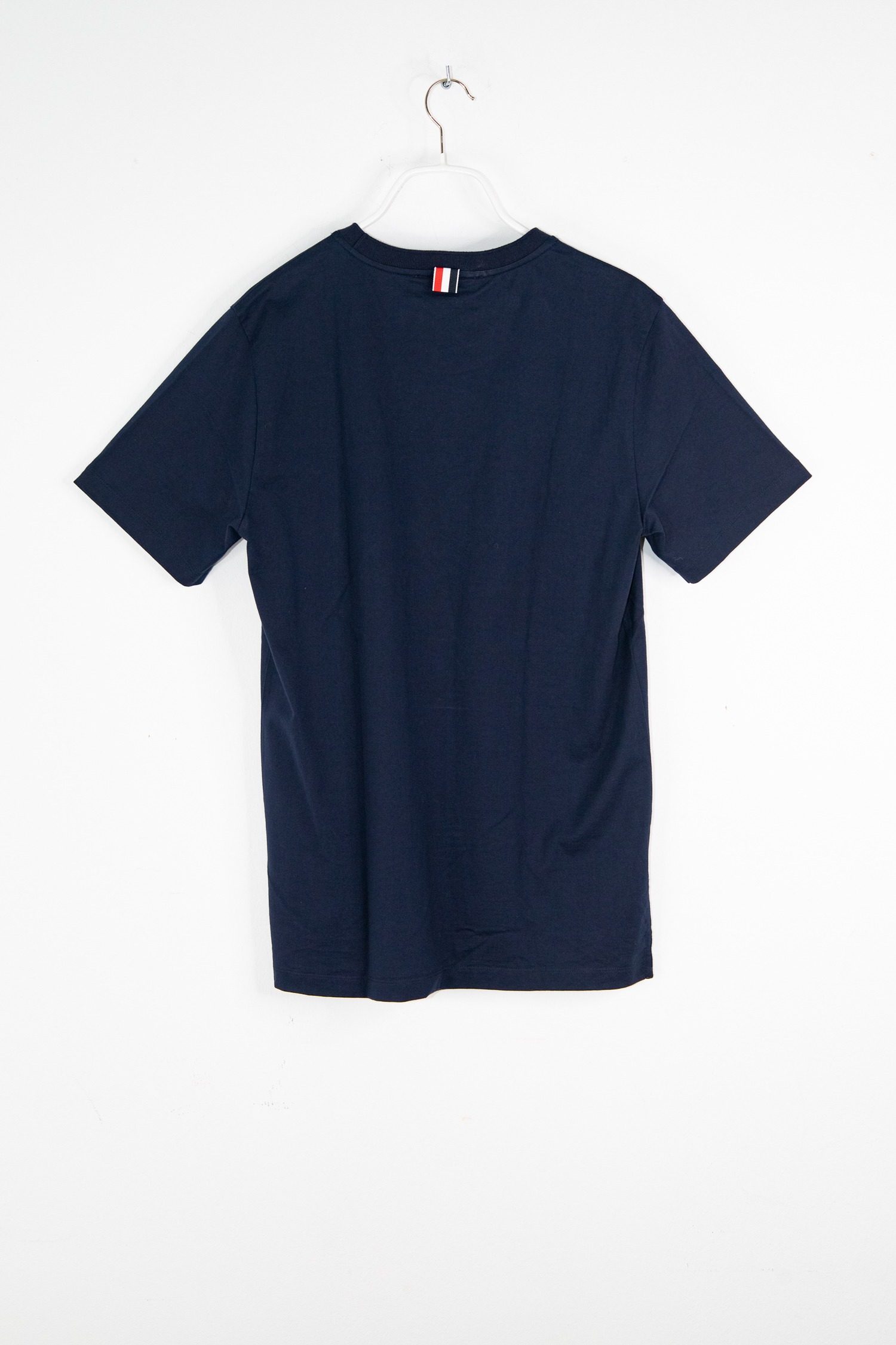 Thumbnail of http://Thom%20Browne%20T-Shirt%20in%20Dunkelblau