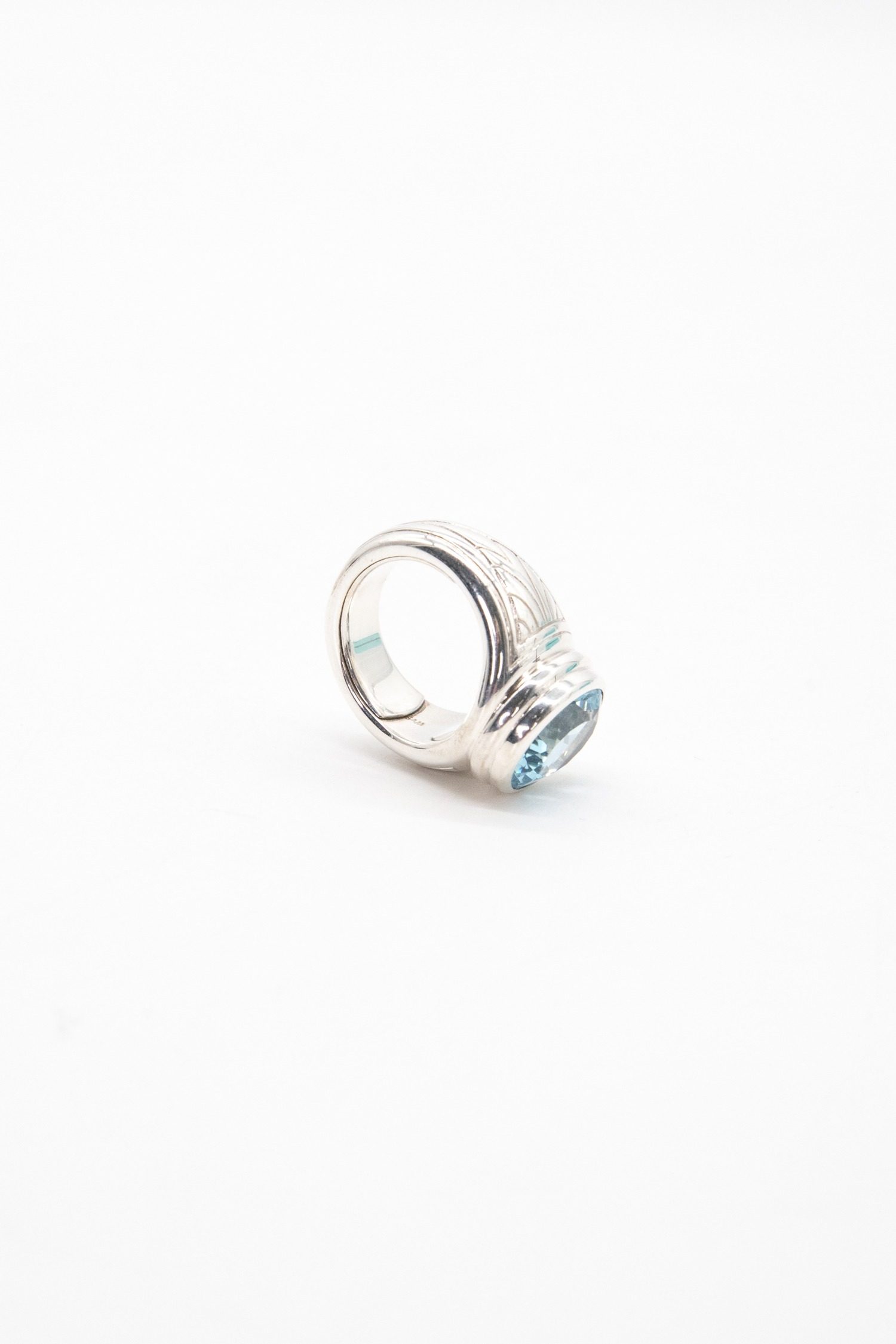 Thumbnail of http://Warnika%20von%20Saucken%20Tansania-Ring%20in%20hellblau