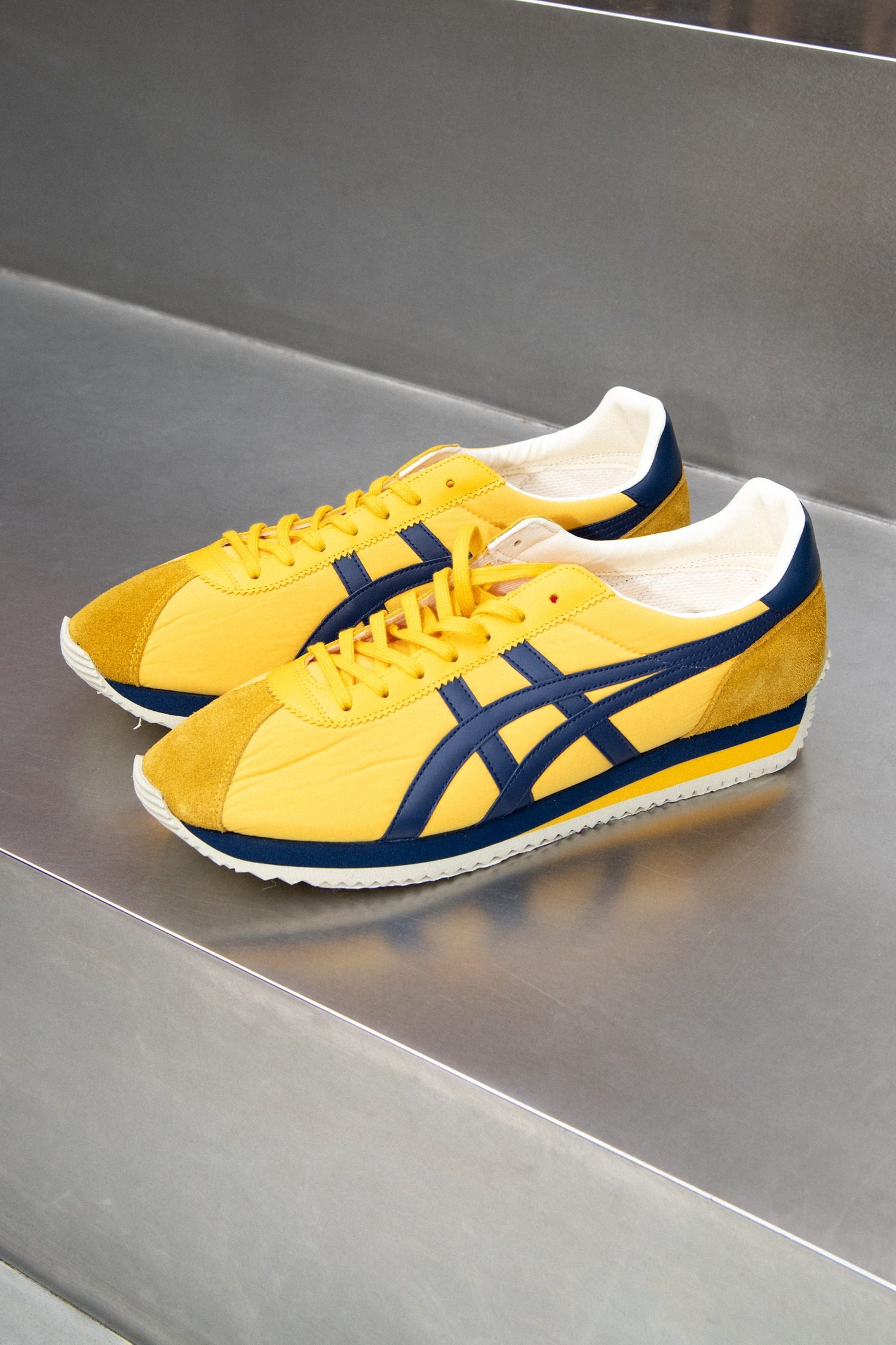 Thumbnail of http://Tiger%20Onitsuka%20MOAL77NM%20Sneaker