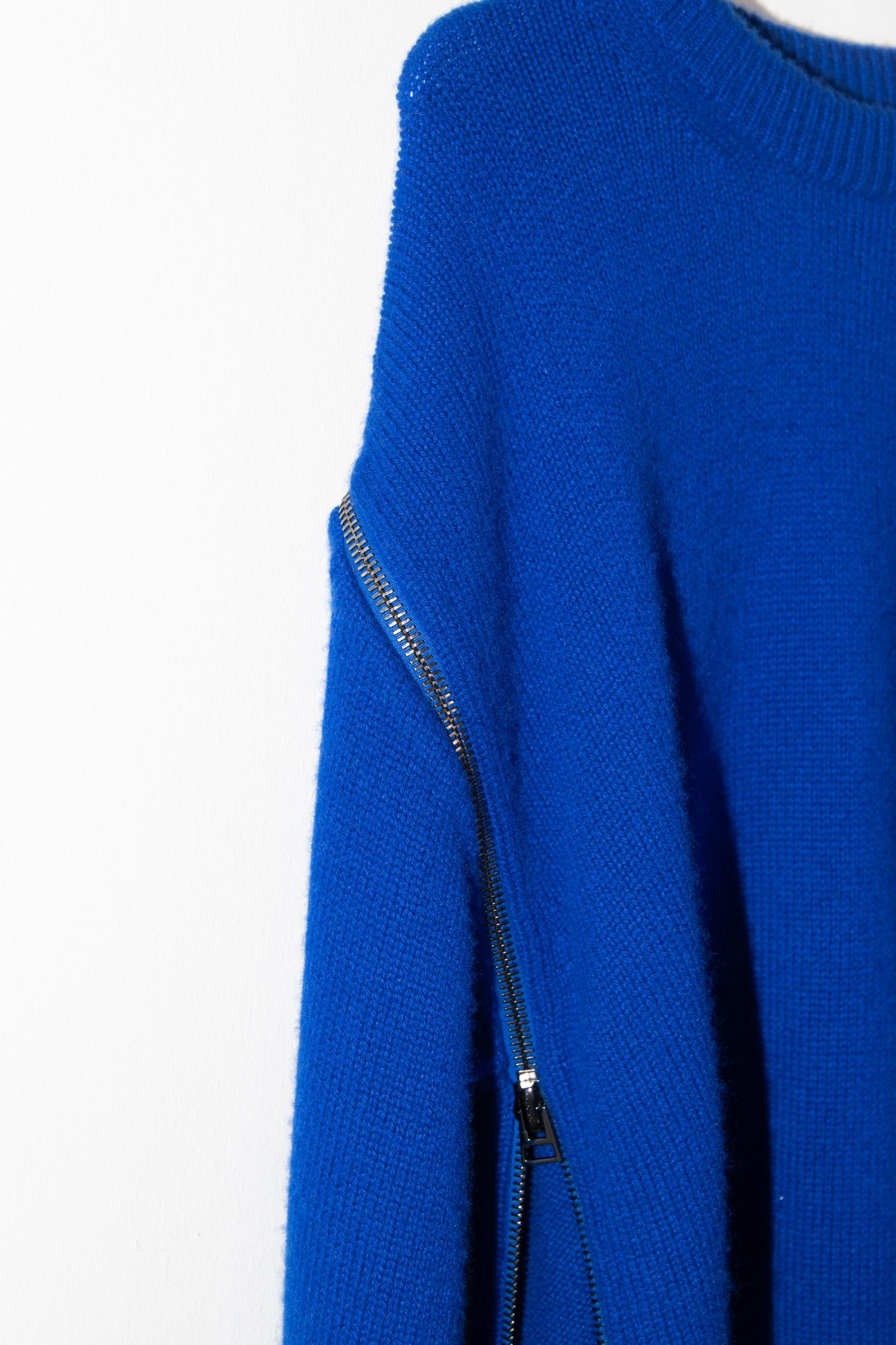 Thumbnail of http://Tom%20Ford%20Strickpullover%20mit%20Reißverschlussdetails%20in%20Kobaltblau