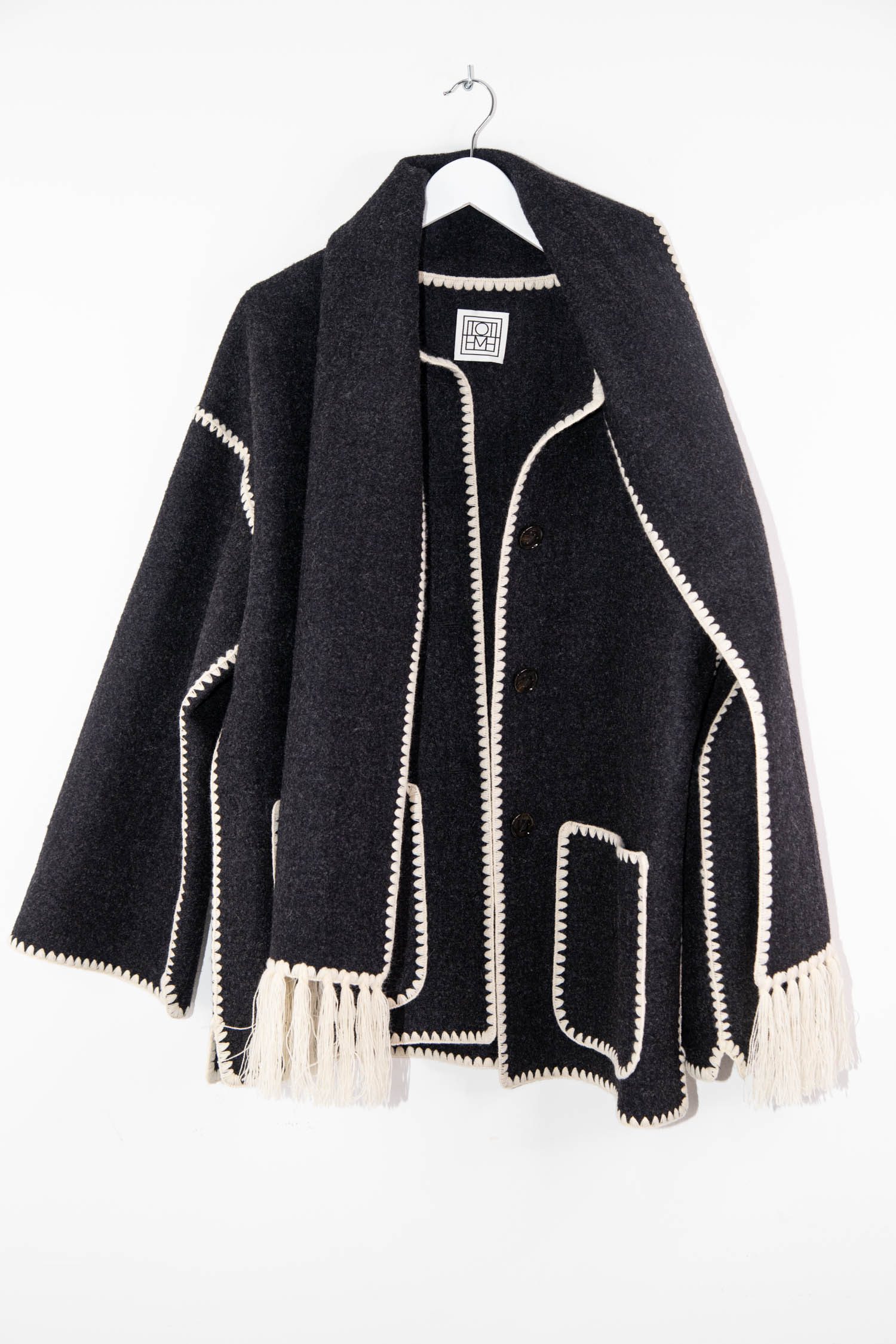 Thumbnail of http://Toteme%20bestickte%20Schaljacke%20in%20Dunkelgrau