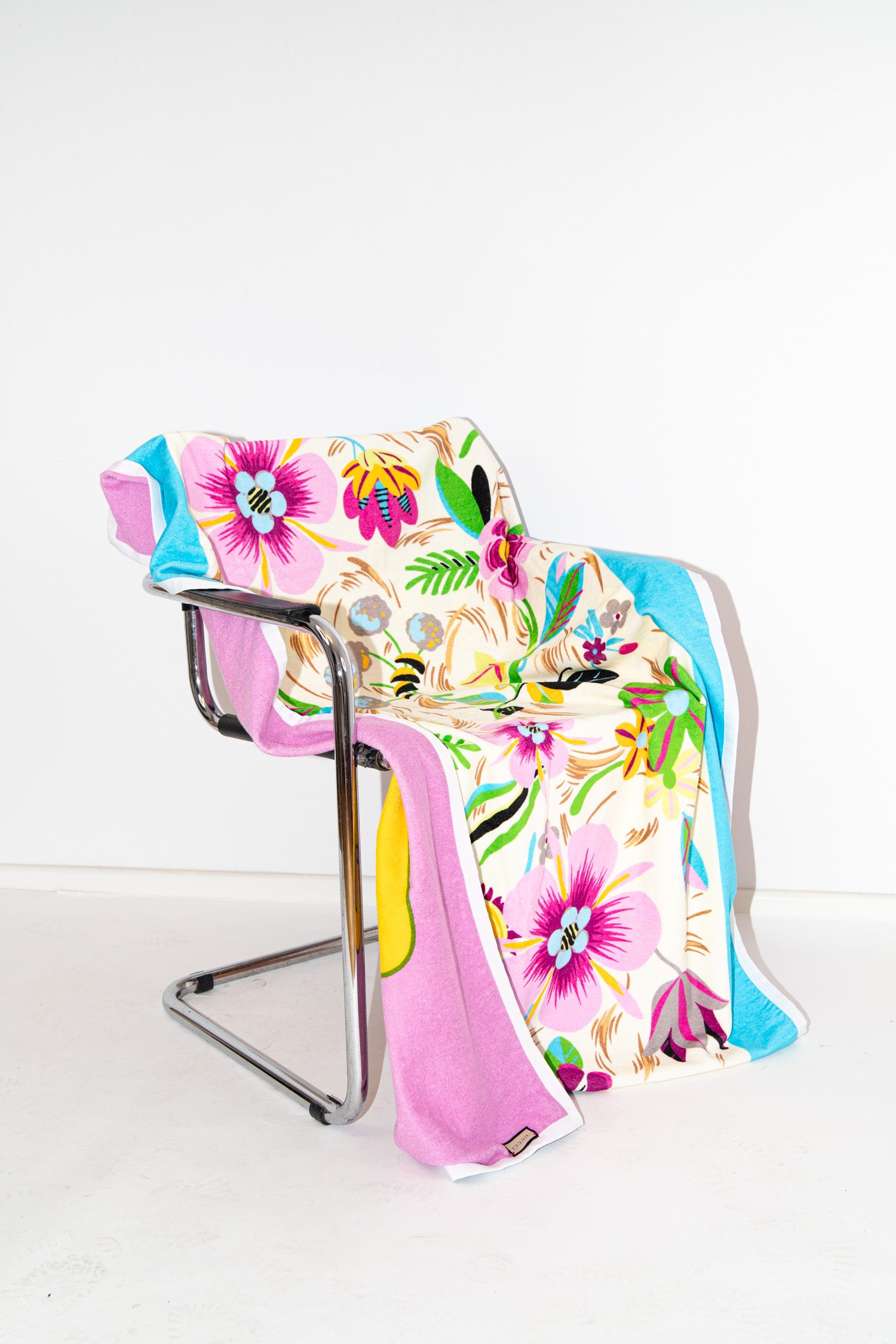 Gucci Badetuch mit floralen Motiven