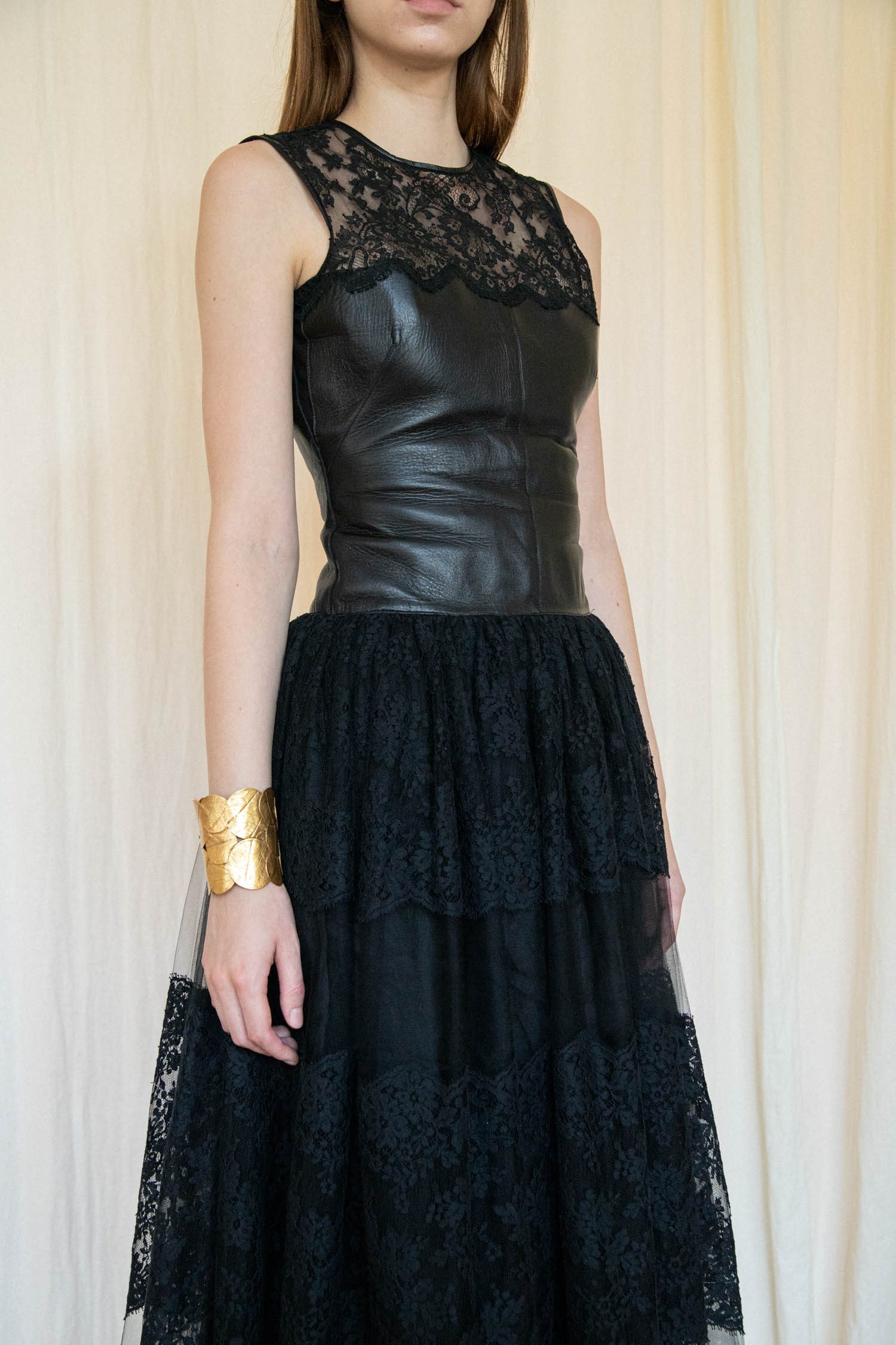 Thumbnail of http://Valentino%20Maxikleid%20mit%20Spitze%20und%20Lederkorsett%20in%20Schwarz