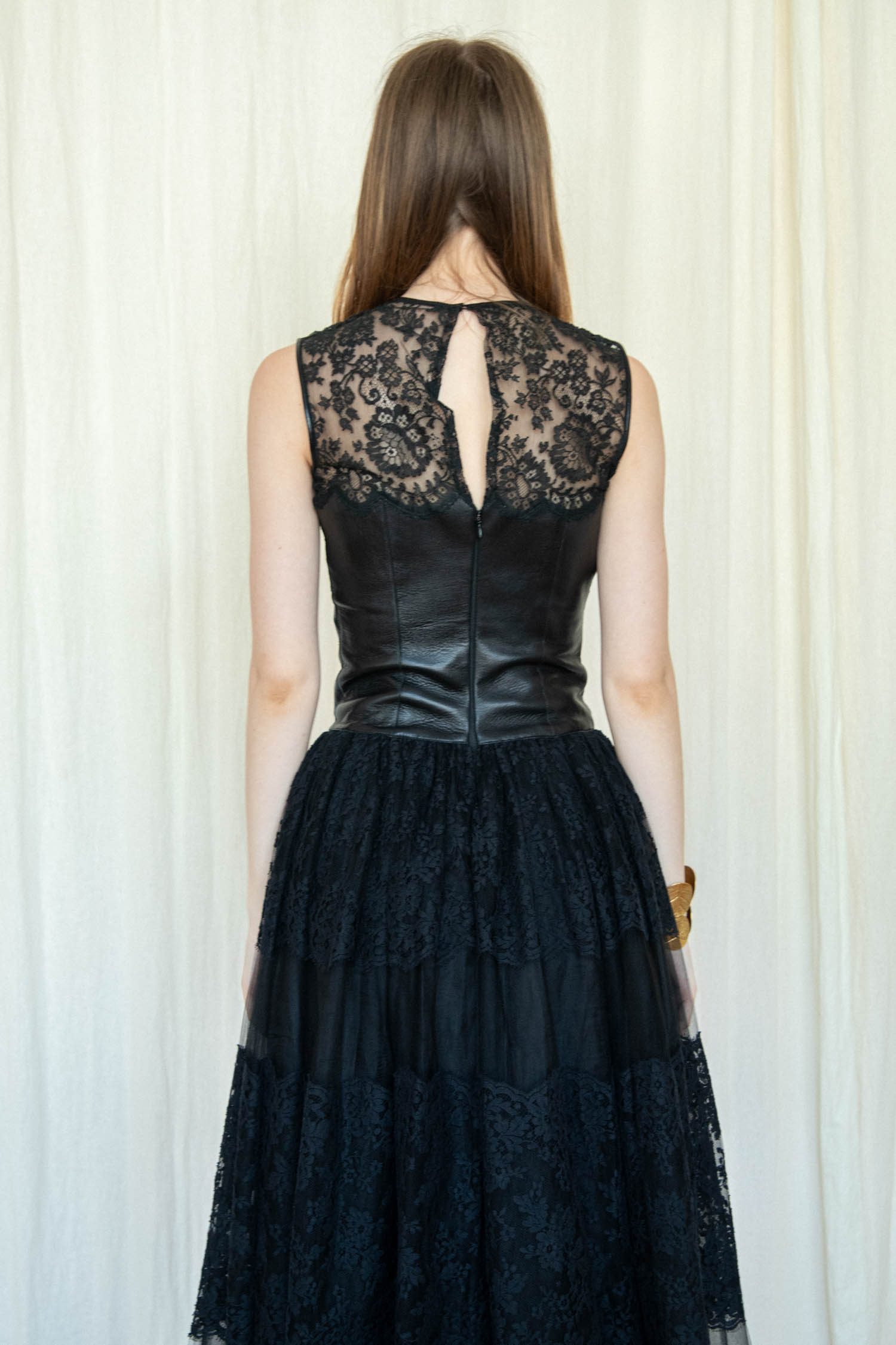 Thumbnail of http://Valentino%20Maxikleid%20mit%20Spitze%20und%20Lederkorsett%20in%20Schwarz