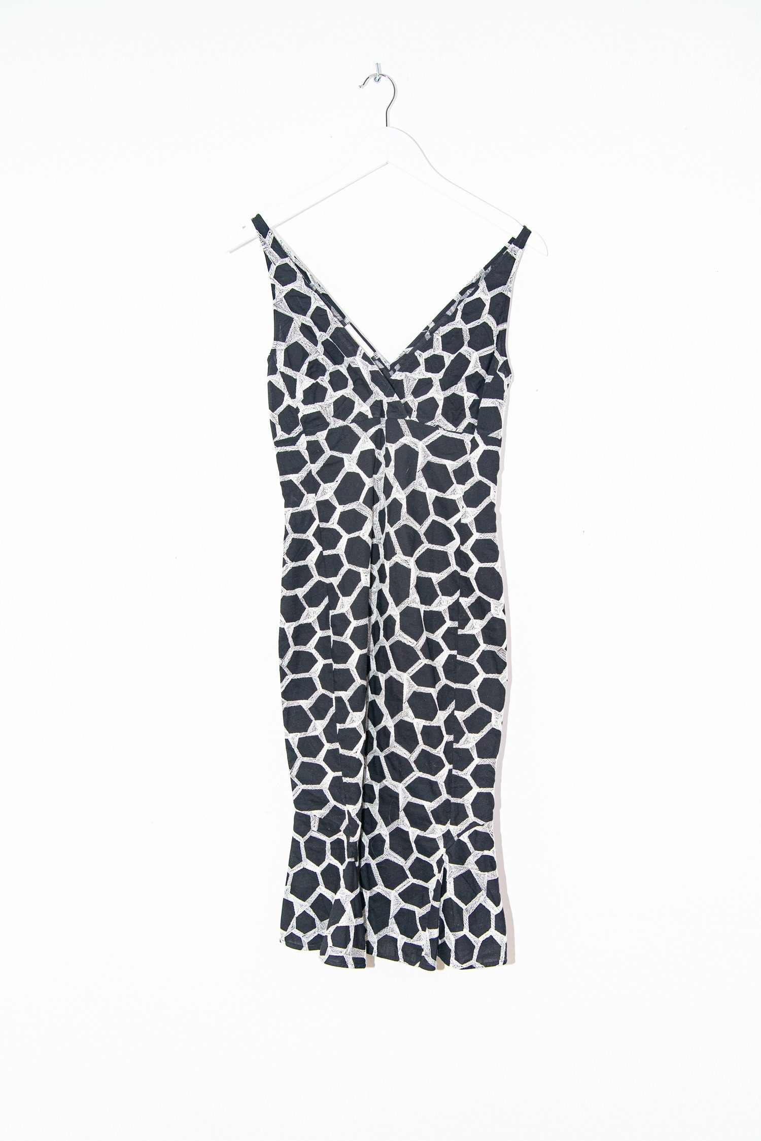 Thumbnail of http://Valentino%20Vintage%20Midikleid%20Monochrom%20in%20Schwarz%20und%20Weiß