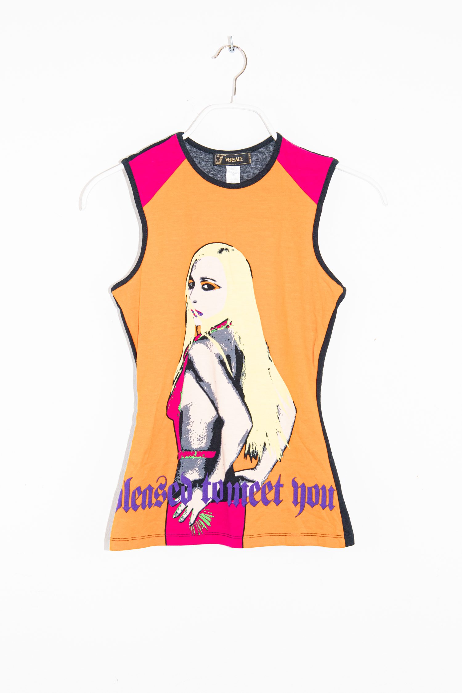 Versace Vintage Top mit Donatella Print in Schwarz und Bunt