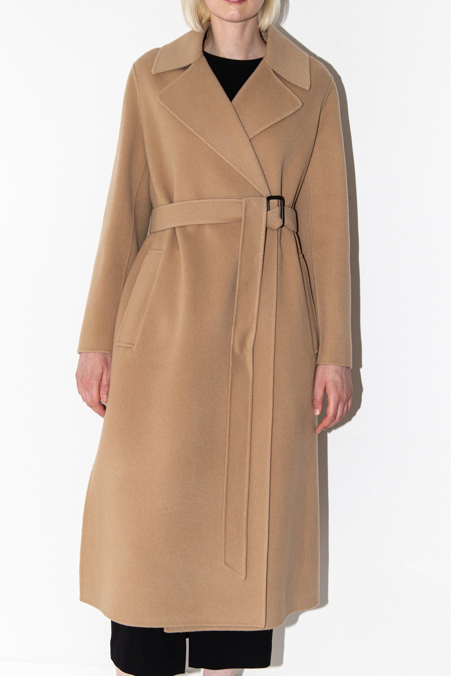 Thumbnail of http://Sacai%20kurzer%20Mantel%20mit%20Weste%20in%20Schwarz