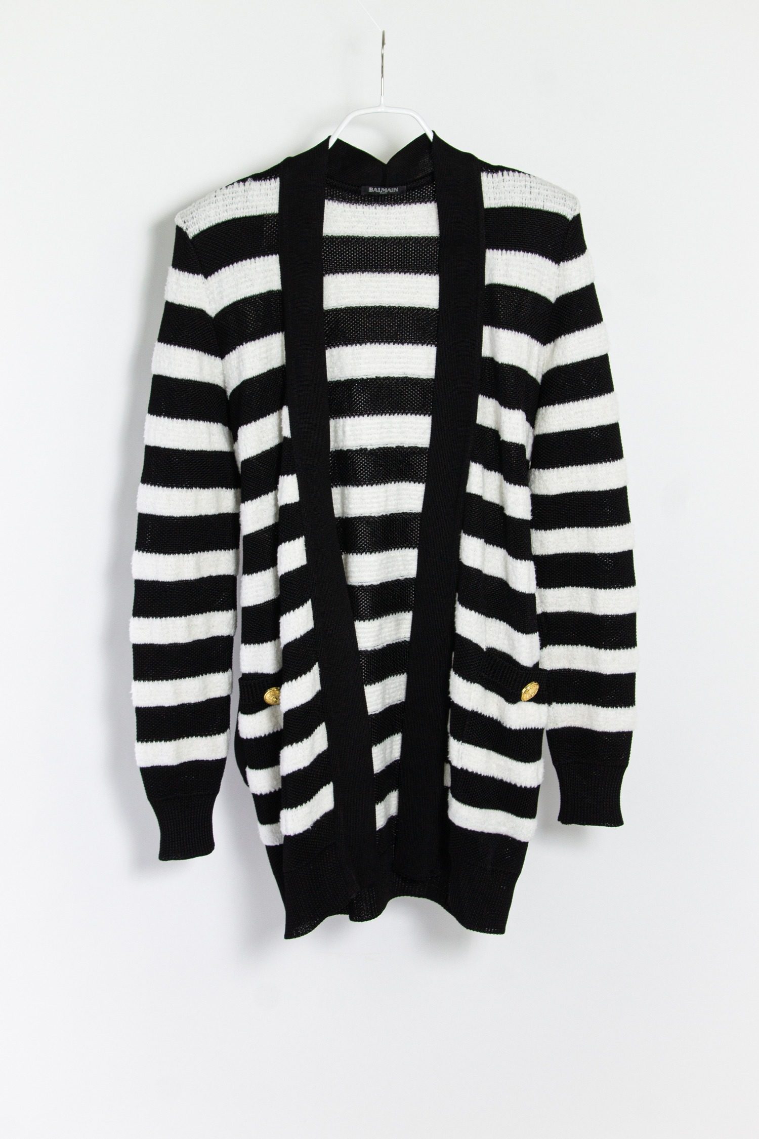 Thumbnail of http://Balmain%20Strickjacke%20schwarz-weiß%20gestreift