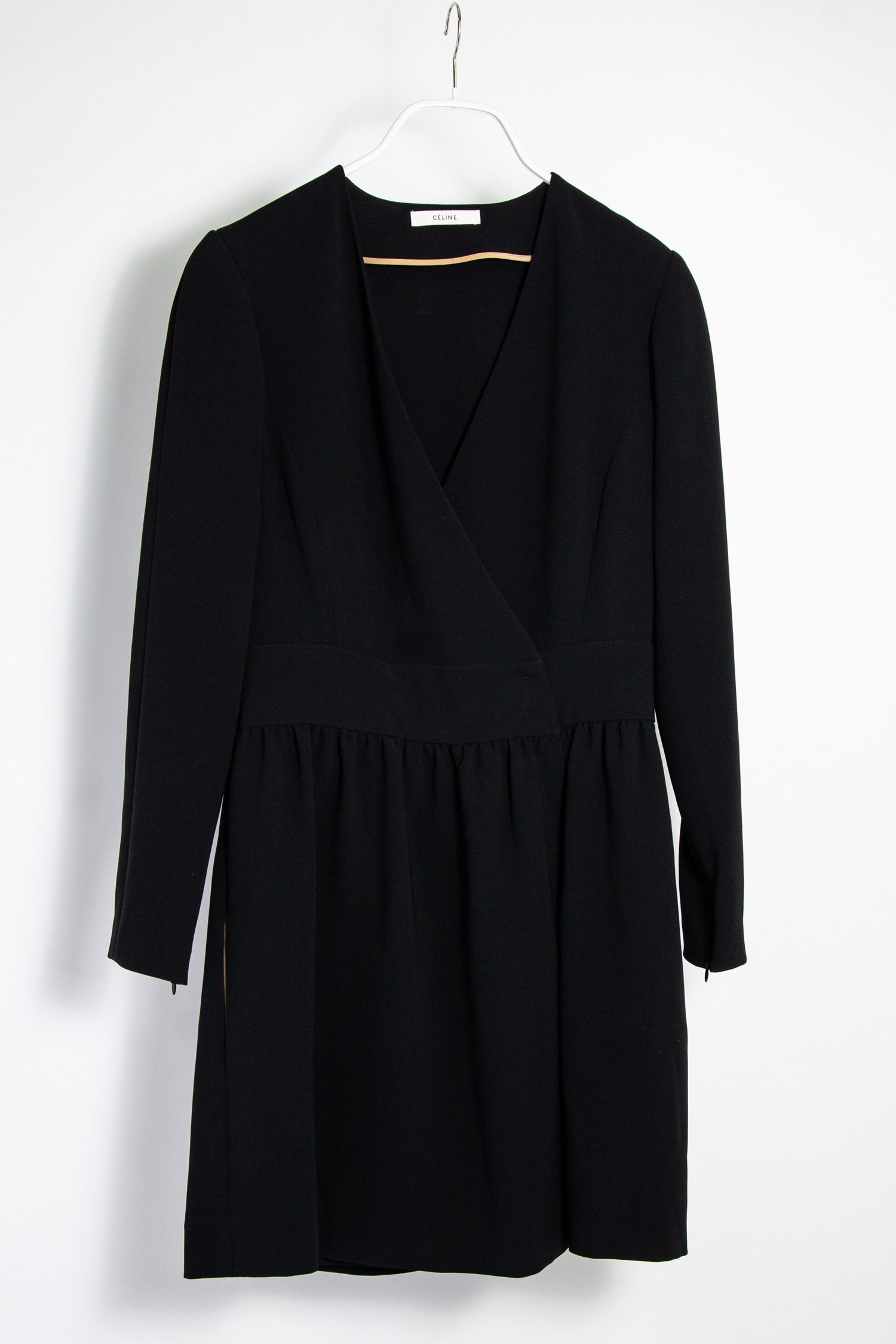 Thumbnail of http://Celine%20schwarzes%20Kleid%20in%20Wickeloptik%20mit%20Raffungen%20am%20Rockteil