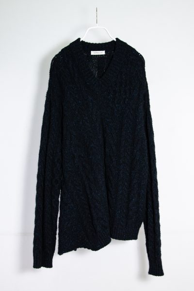 Gembalies Oversized Pullover mit asymmetrischem Schnitt