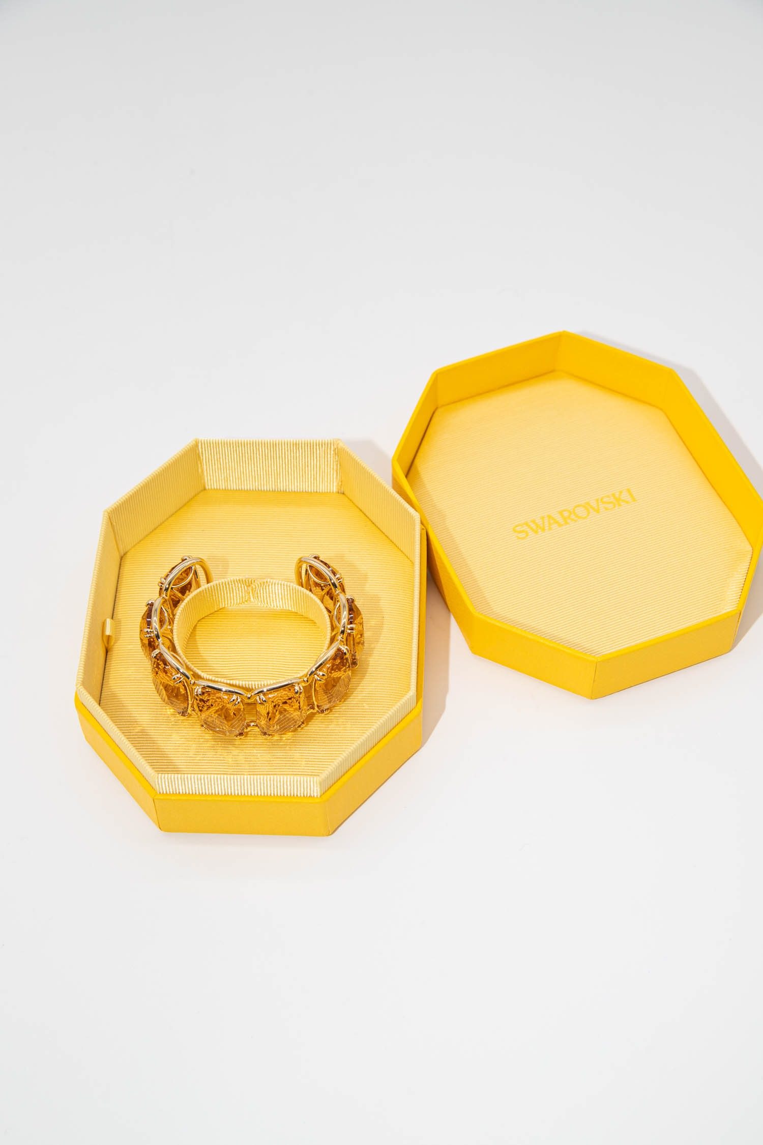 Thumbnail of http://Swarovski%20Harmonia%20Armreif%20in%20Gold