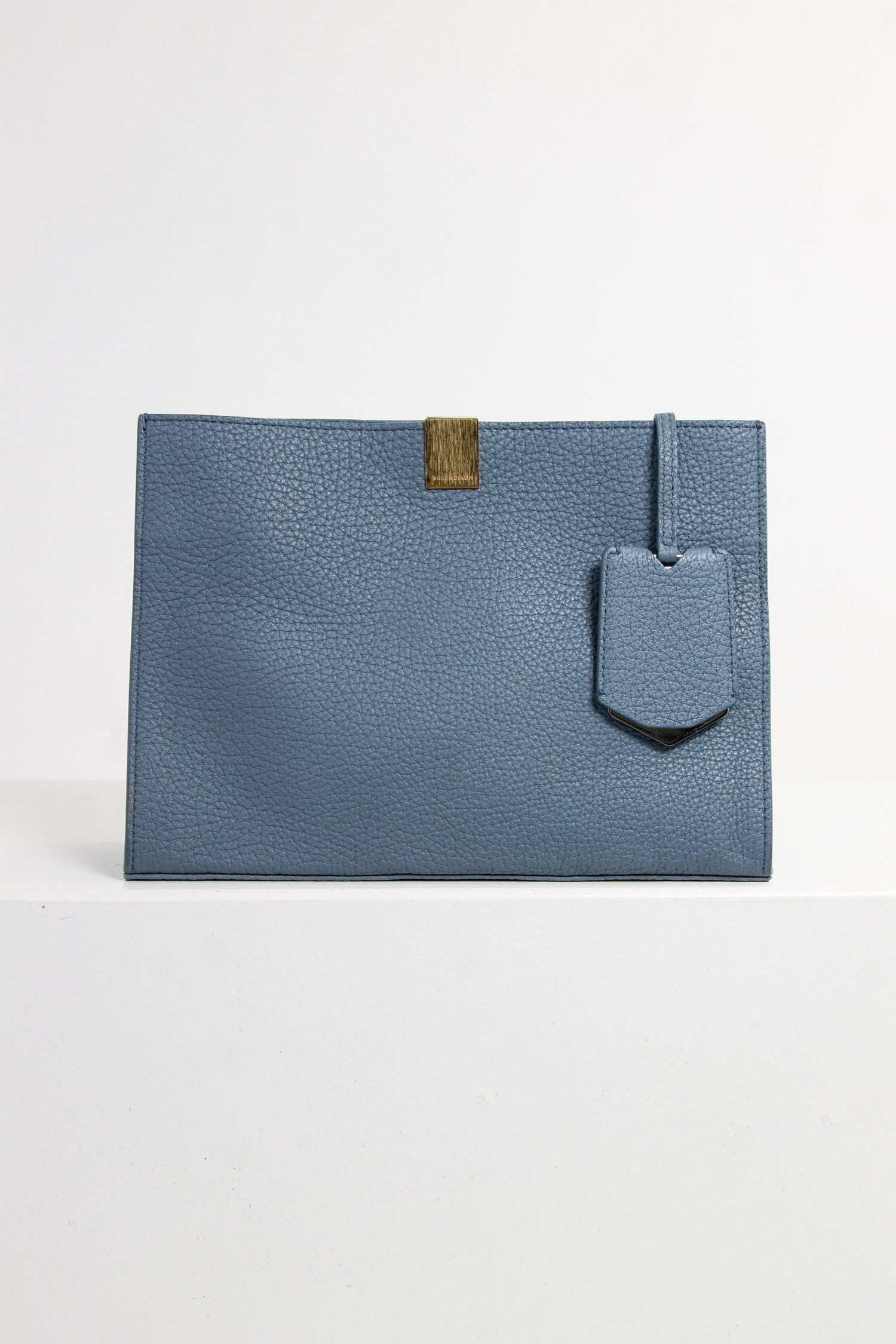 Thumbnail of http://Balenciaga%20taubenblaue%20Leder-Clutch
