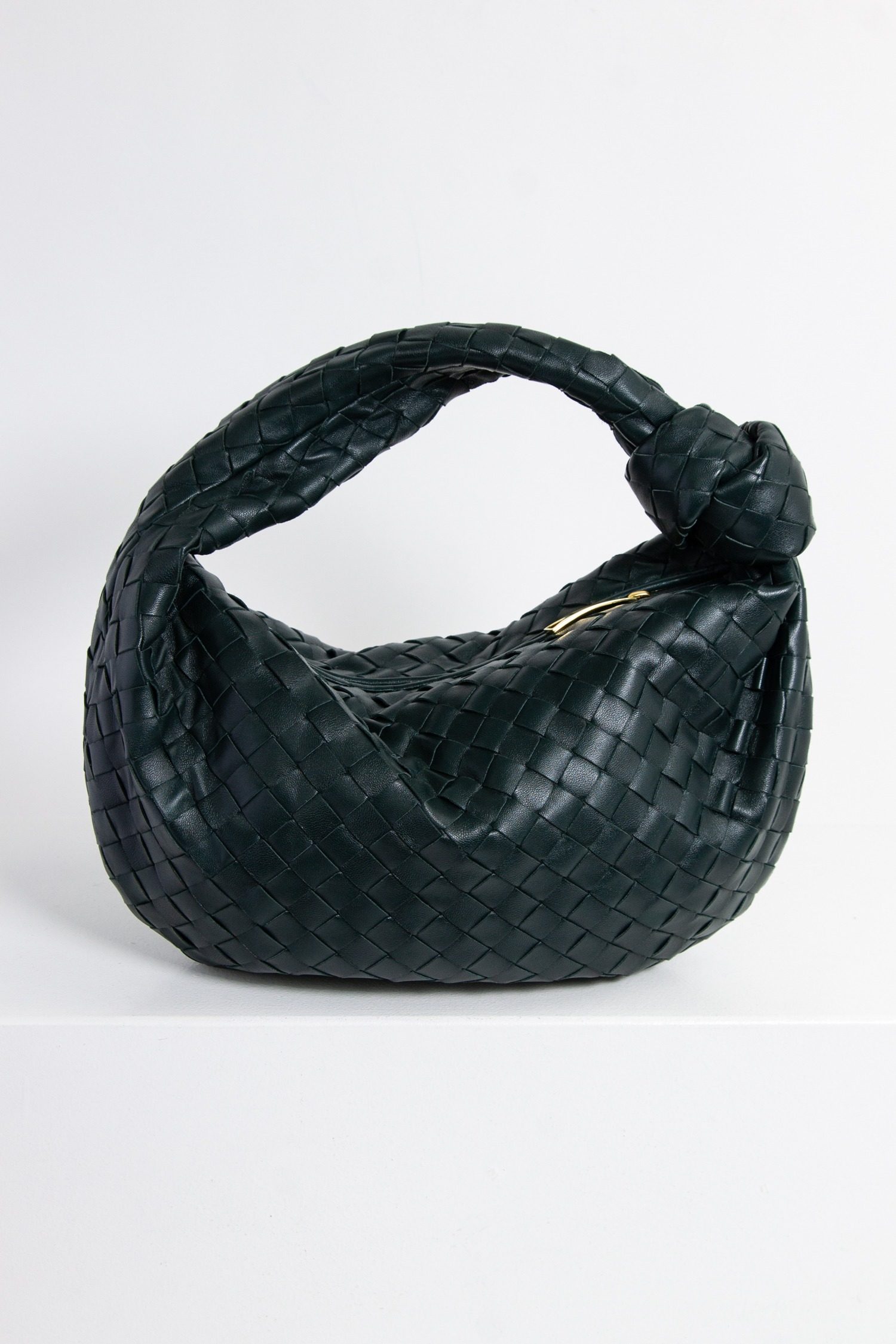 Thumbnail of http://Bottega%20Veneta%20Teen%20Jodie%20Schultertasche%20in%20dunkelgrün