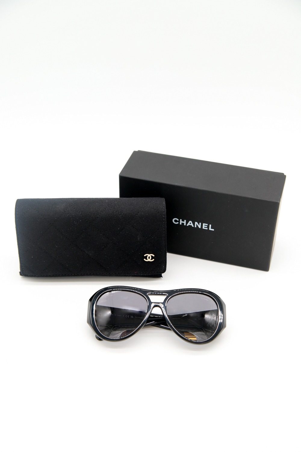 Thumbnail of http://Chanel%20Sonnenbrille%20in%20Schwarz