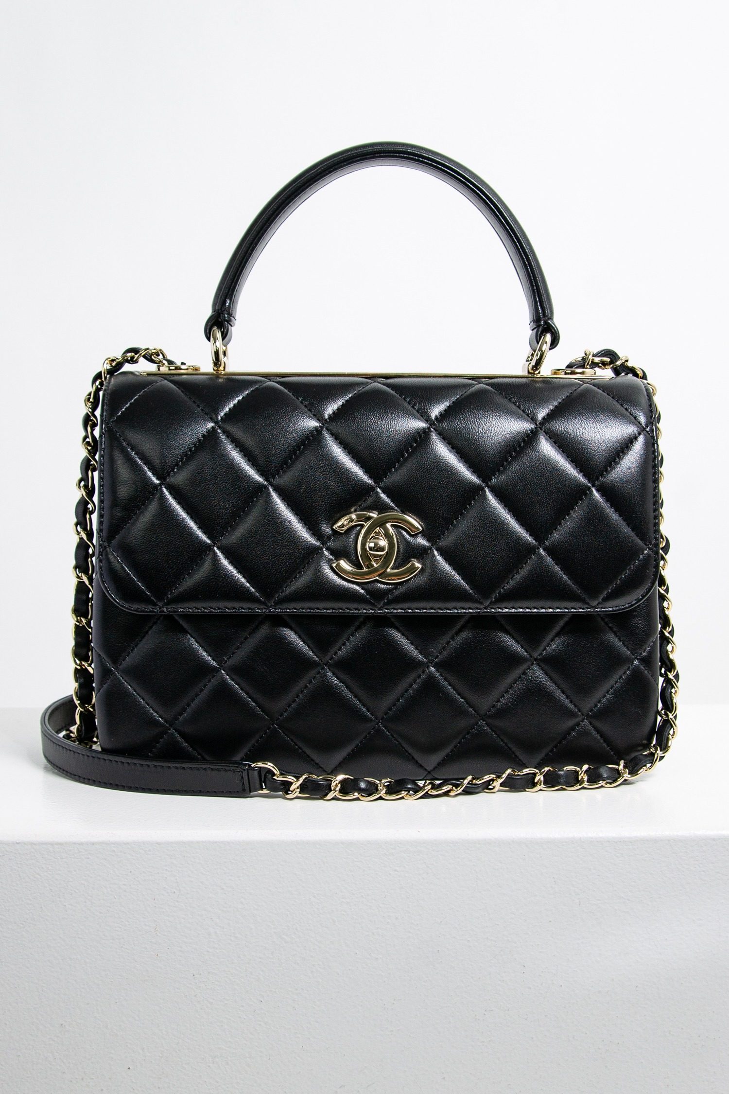 Chanel "Flap Bag mit Top Handle" in schwarz