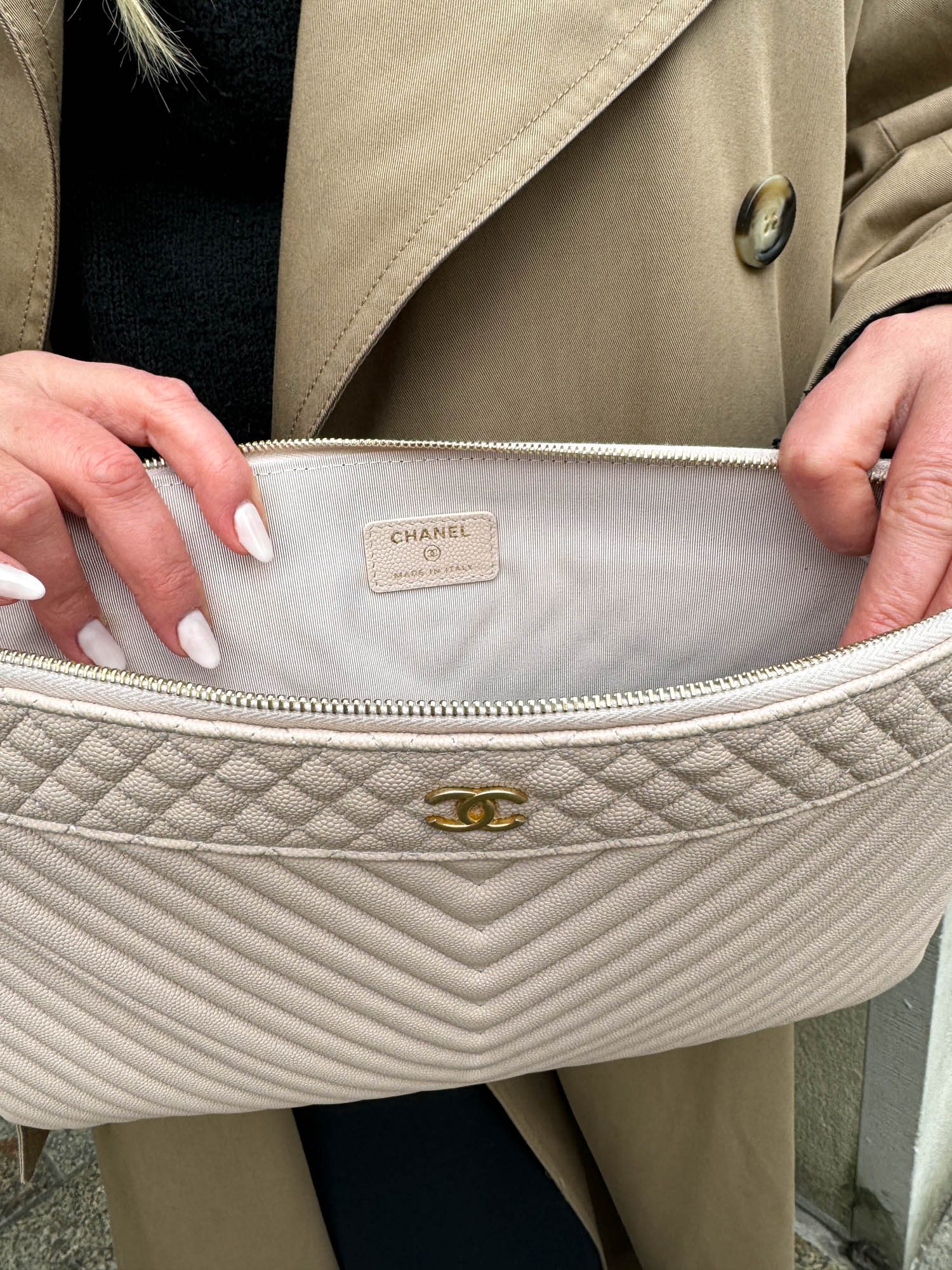 Thumbnail of http://Chanel%20Clutch%20in%20Puderrosa