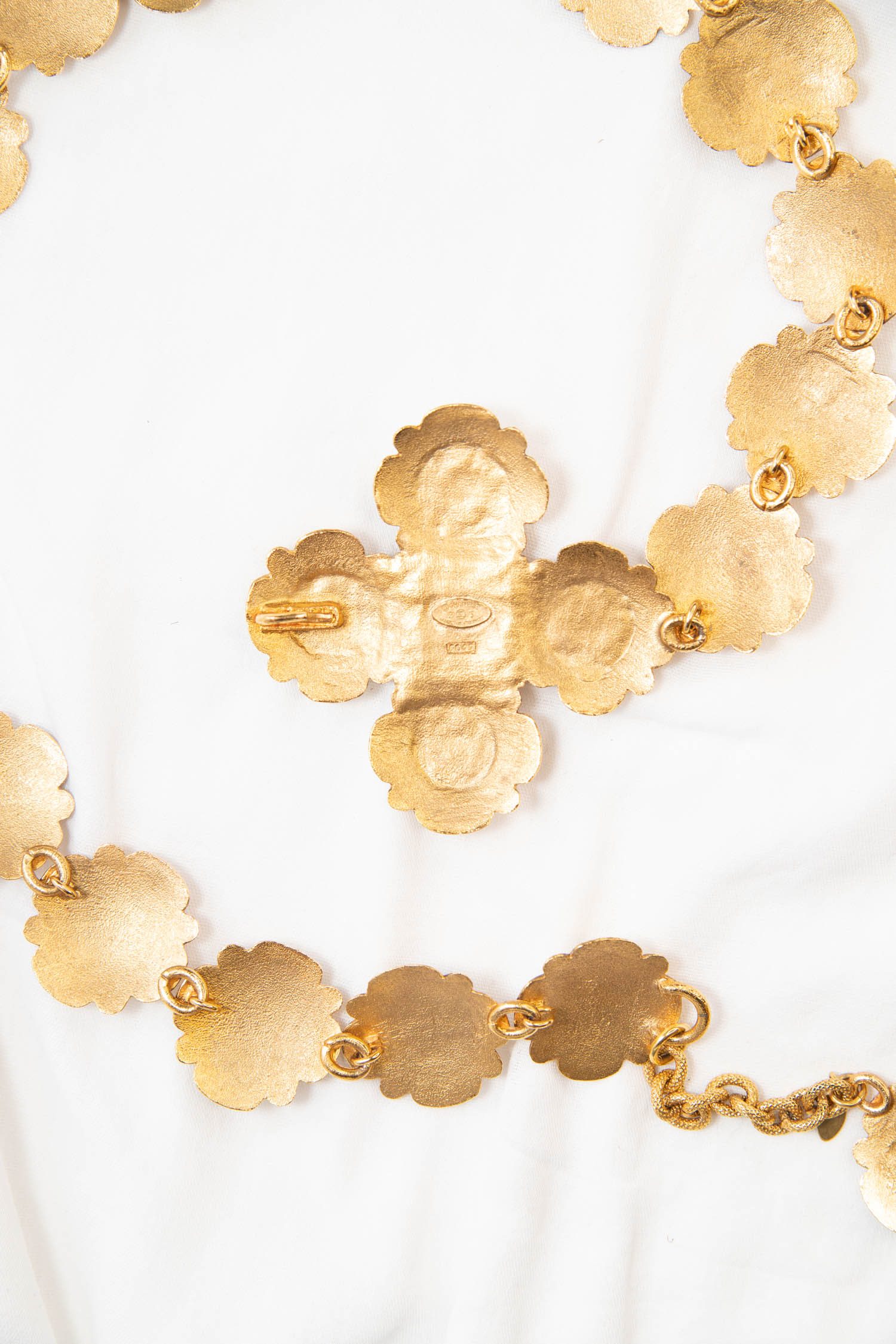 Vintage Chanel Gürtel mit Kreuzanhänger