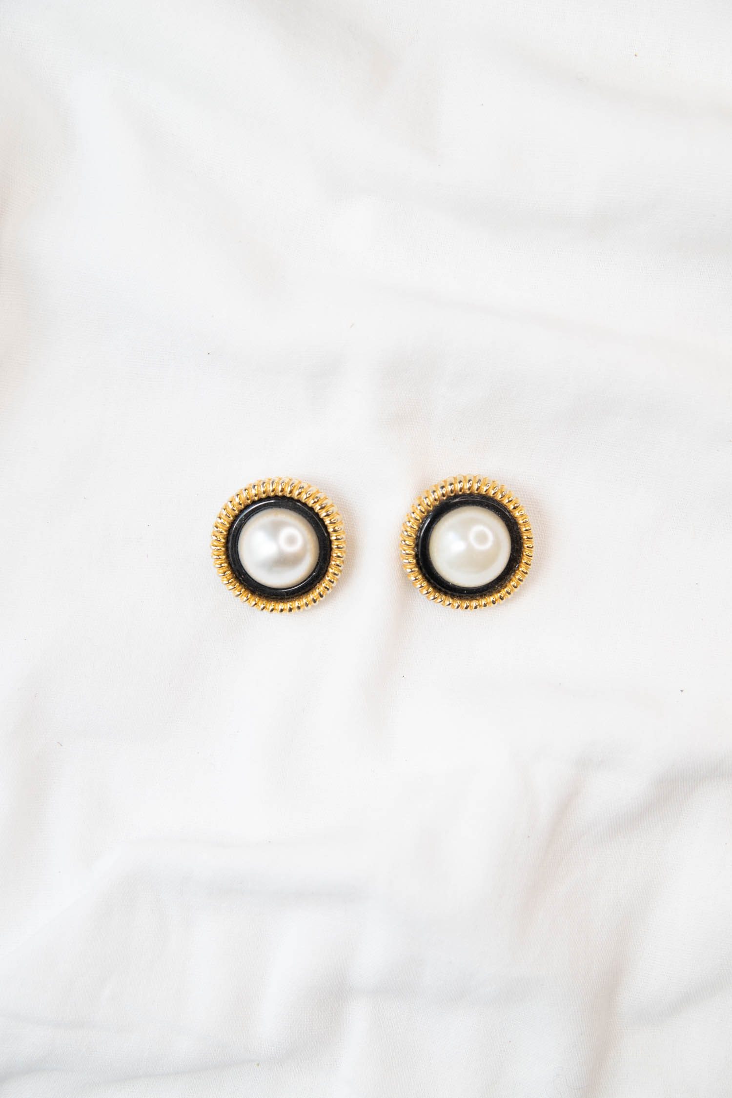 Chanel Vintage Ohrclips mit großer Perle