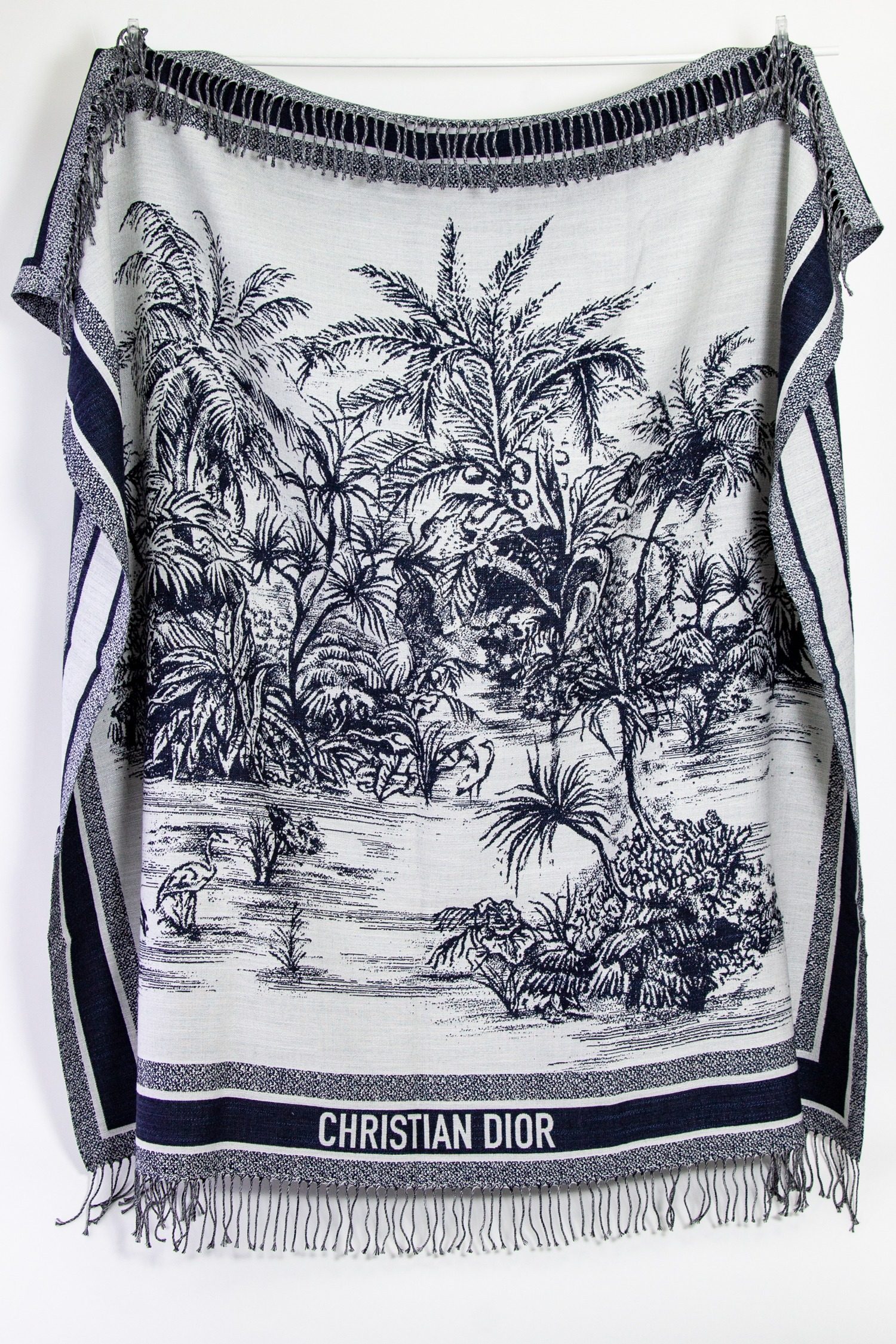 Thumbnail of http://Christian%20Dior%20Tuch%20mit%20Jungle%20Print