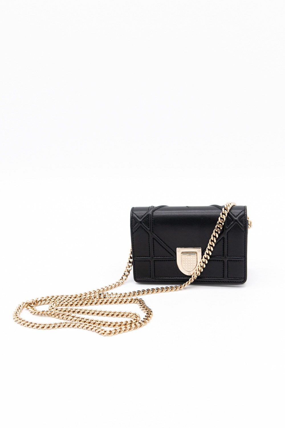 Thumbnail of http://Dior%20Diorama%20mini%20Handtasche%20in%20Schwarz