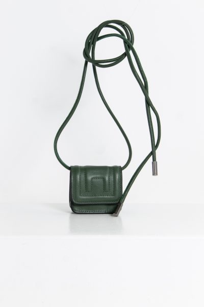 Dorothee Schumacher Airpod Case in Grün