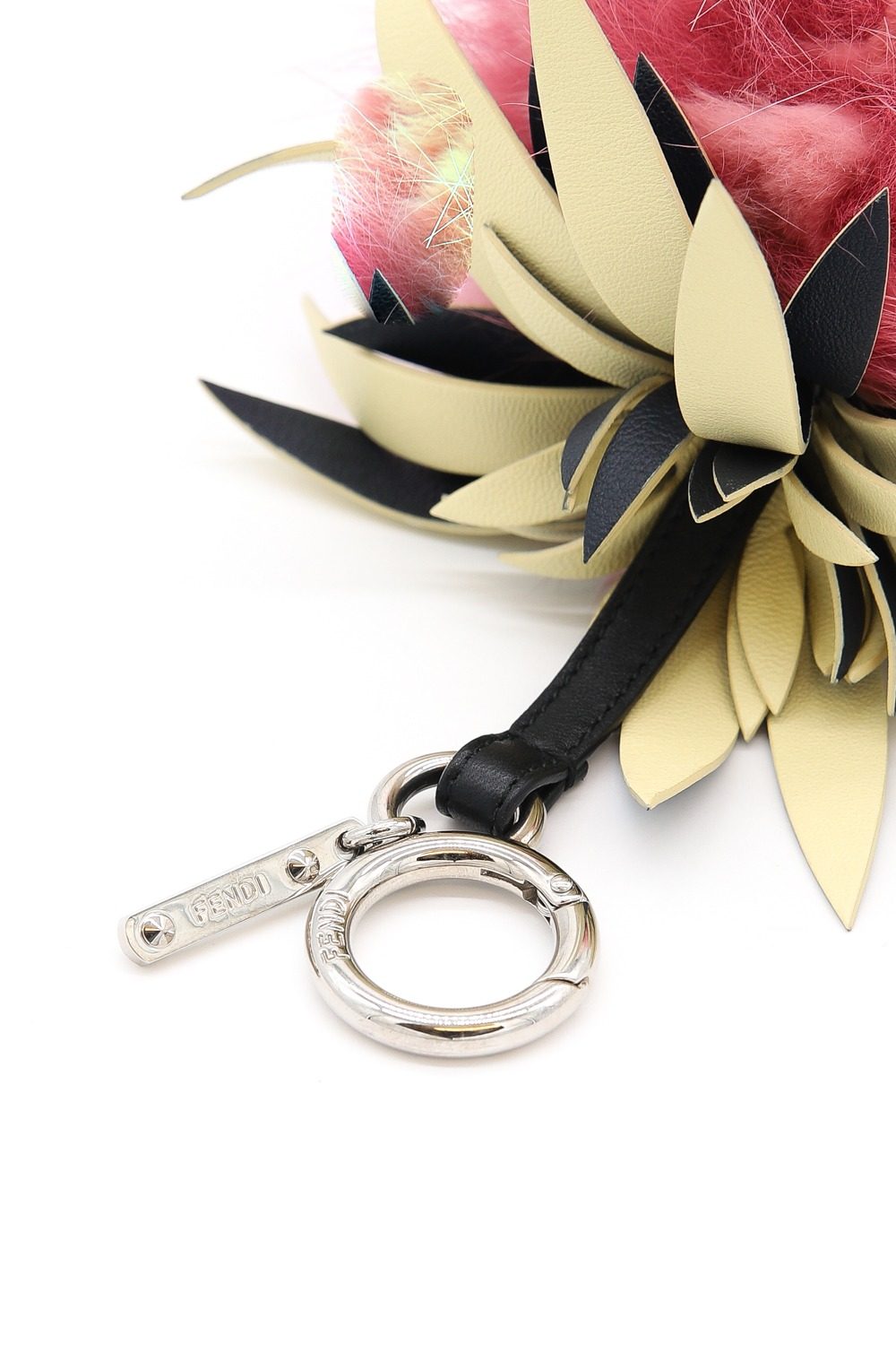 Thumbnail of http://Fendi%20Taschenschmuck%20in%20Rosa