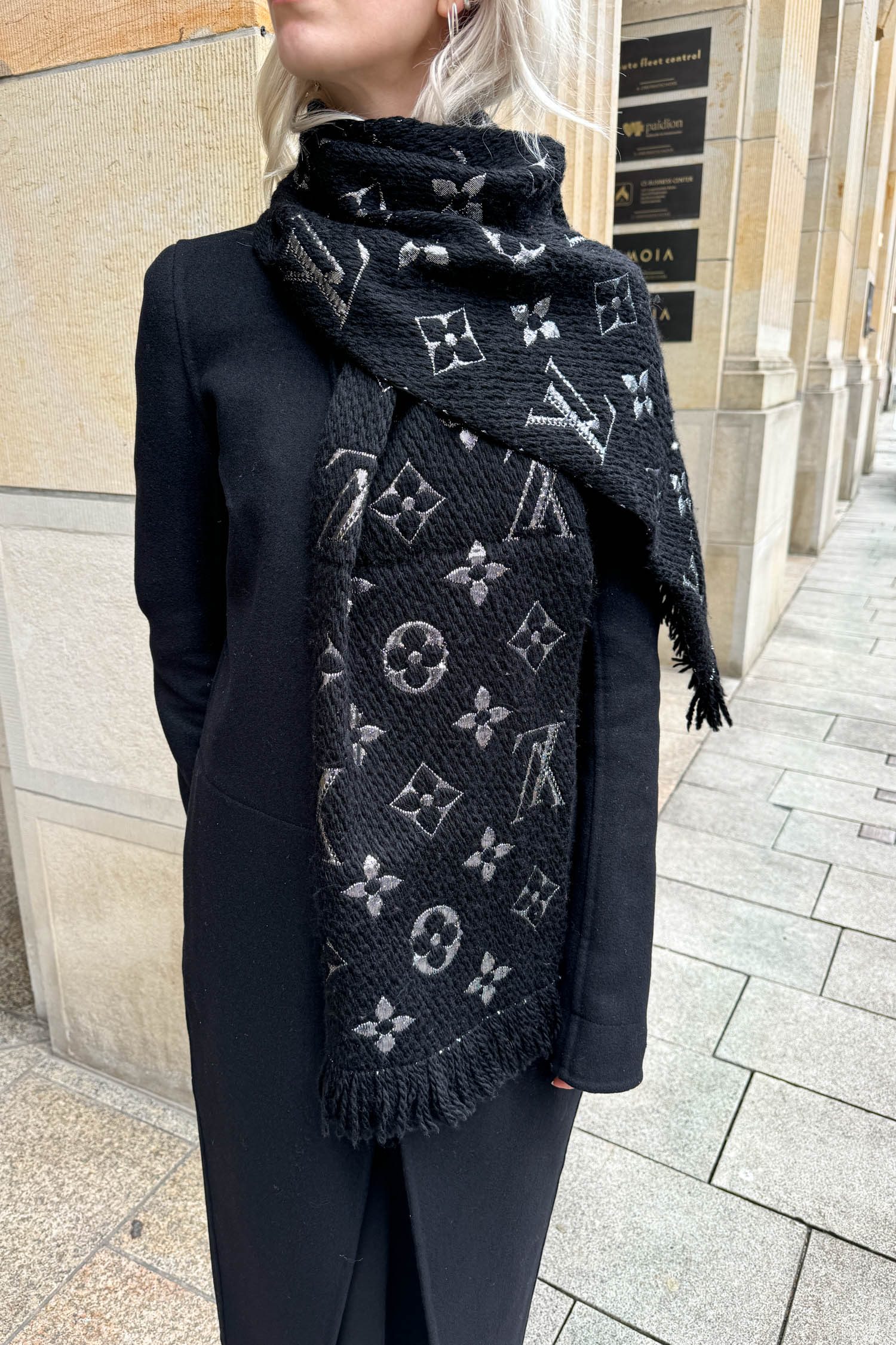 Louis Vuitton Schal mit Monogramm- Muster