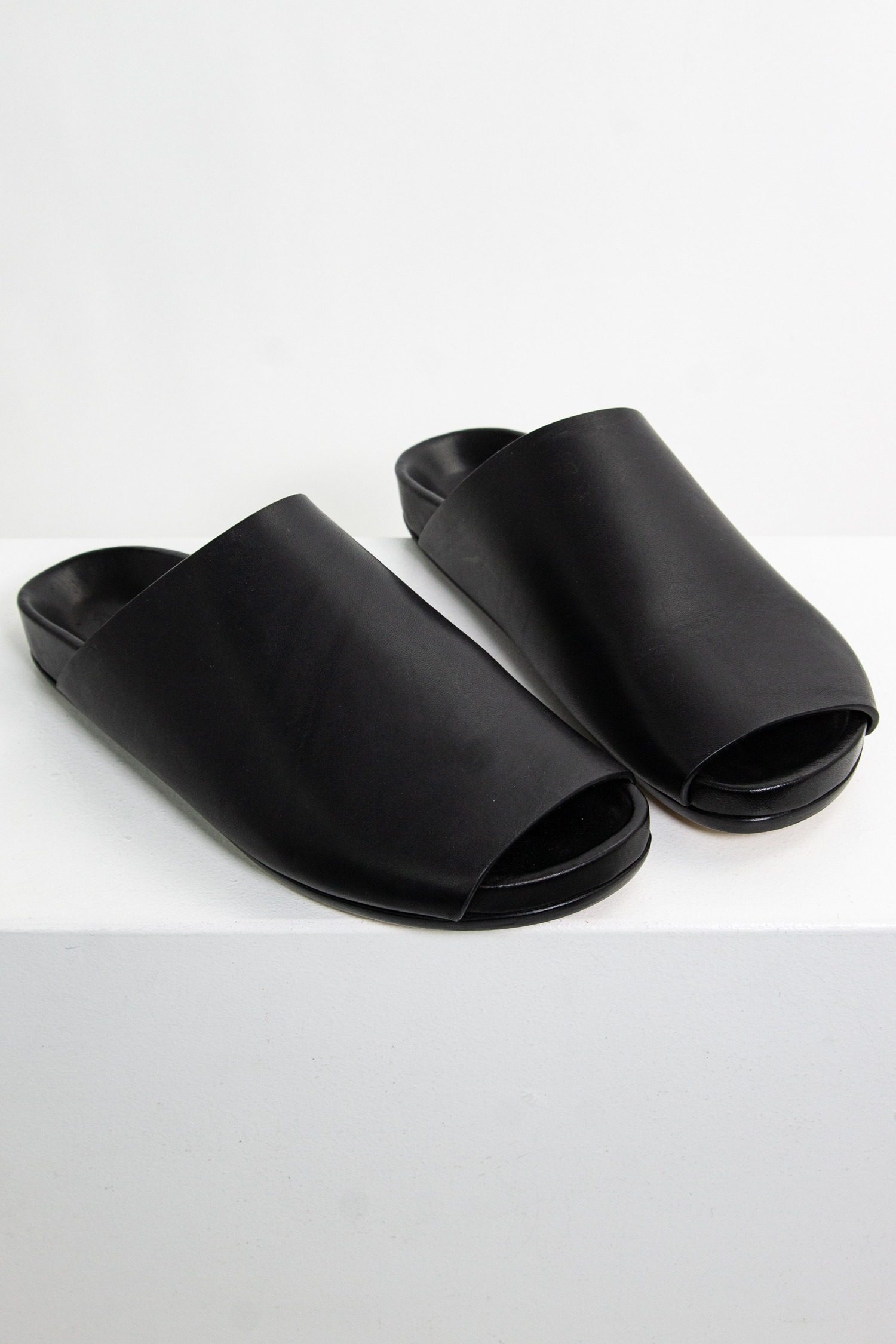 Thumbnail of http://Rick%20Owens%20Pantoletten%20in%20schwarz