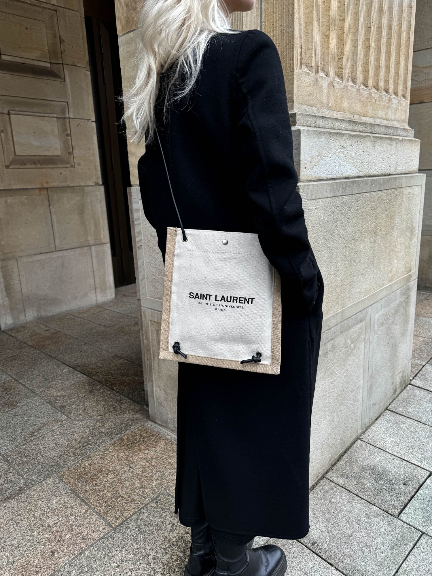 Thumbnail of http://Saint%20Laurent%20Beuteltasche%20mit%20Schriftzug