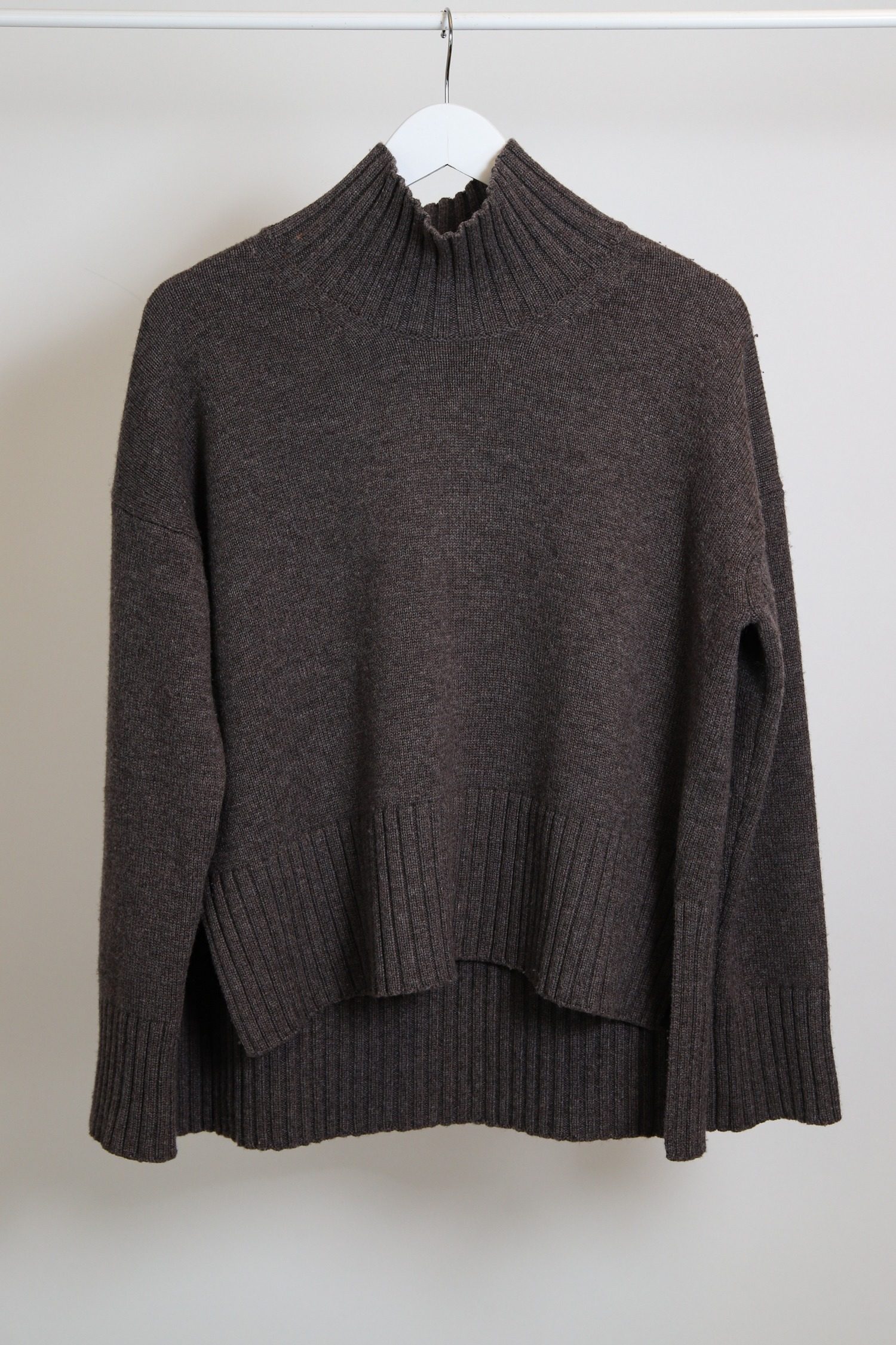 Thumbnail of http://CO%20Strickpullover%20mit%20Stehkragen%20in%20Dunkelbraun