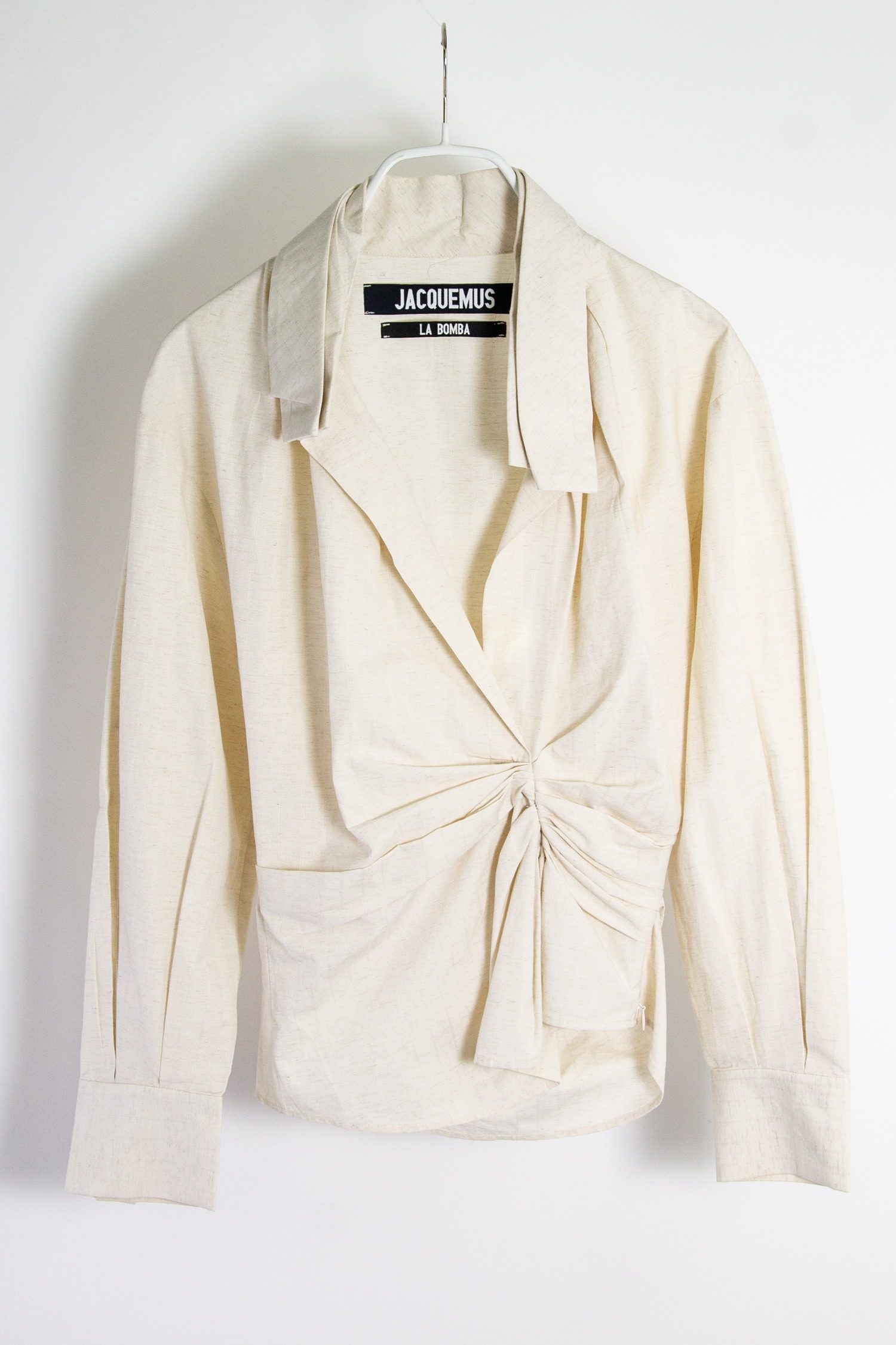 Thumbnail of http://Jacquemus%20Bluse%20La%20Bomba%20in%20beige