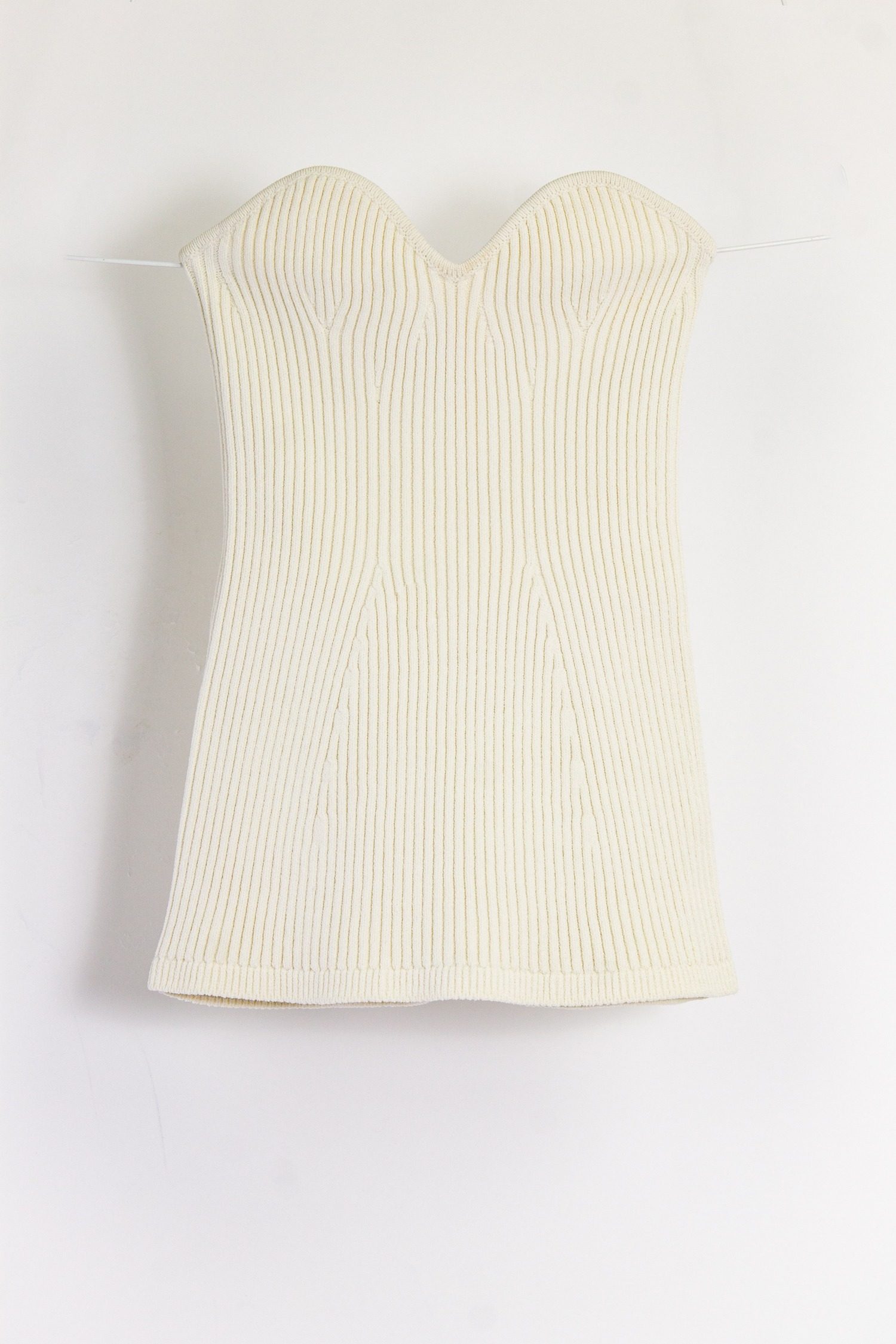 Thumbnail of http://Khaite%20cremefarbiges%20Bustier%20aus%20Rippstrick