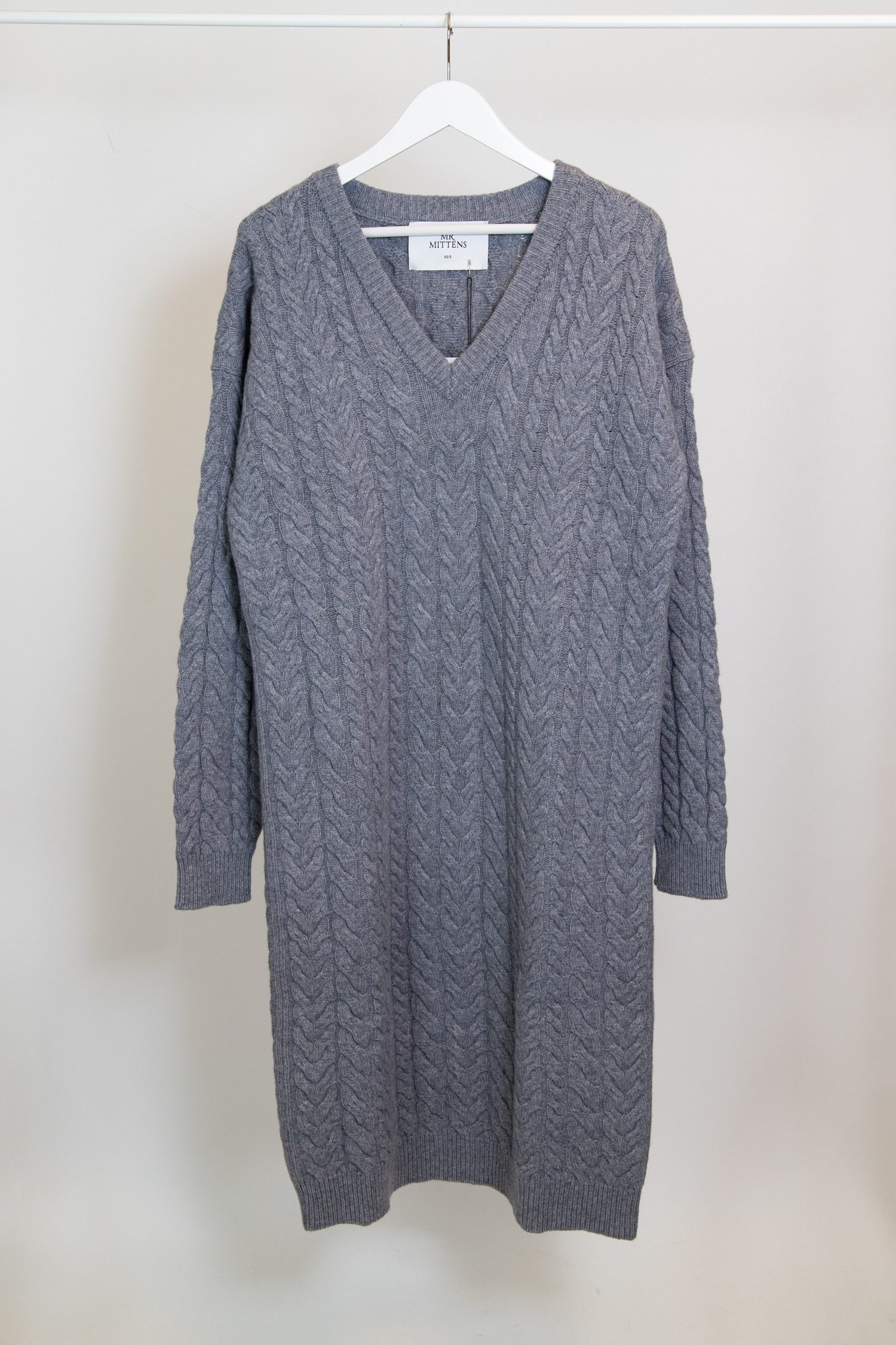 Thumbnail of http://Mr%20Mittens%20Strickkleid%20mit%20Zopfmuster%20in%20Grau