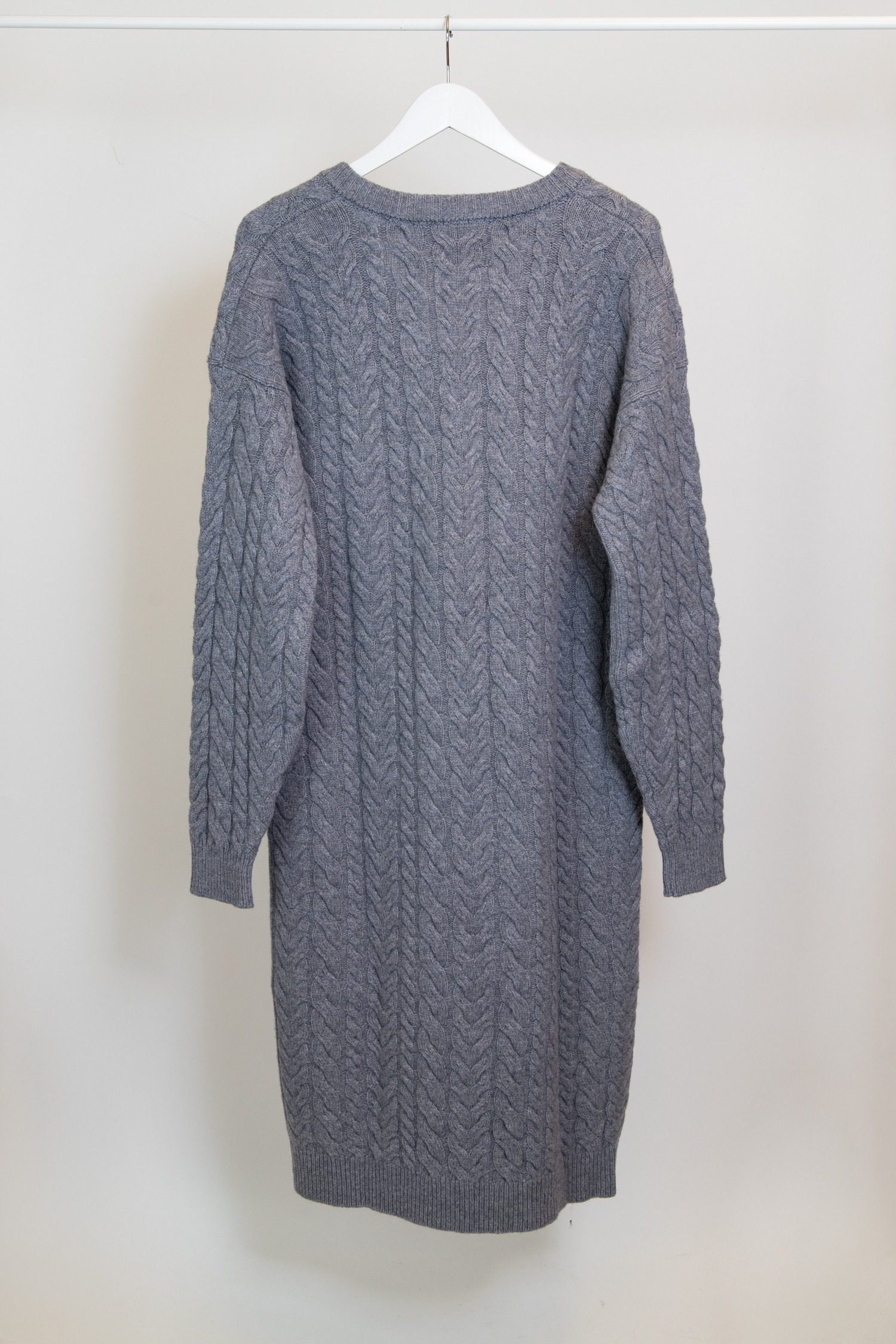 Thumbnail of http://Mr%20Mittens%20Strickkleid%20mit%20Zopfmuster%20in%20Grau