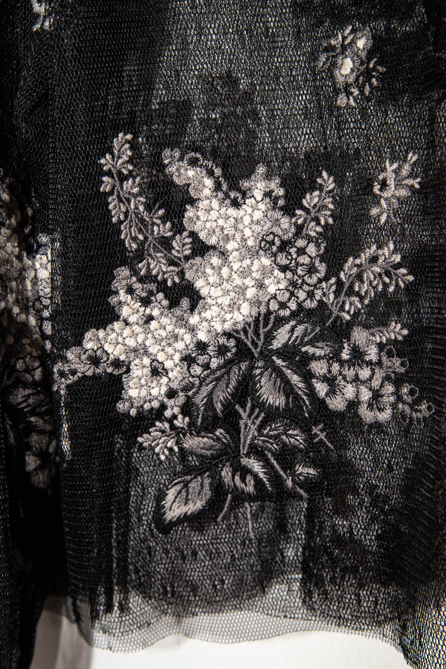Red Valentino Tüllbluse mit Stickereien