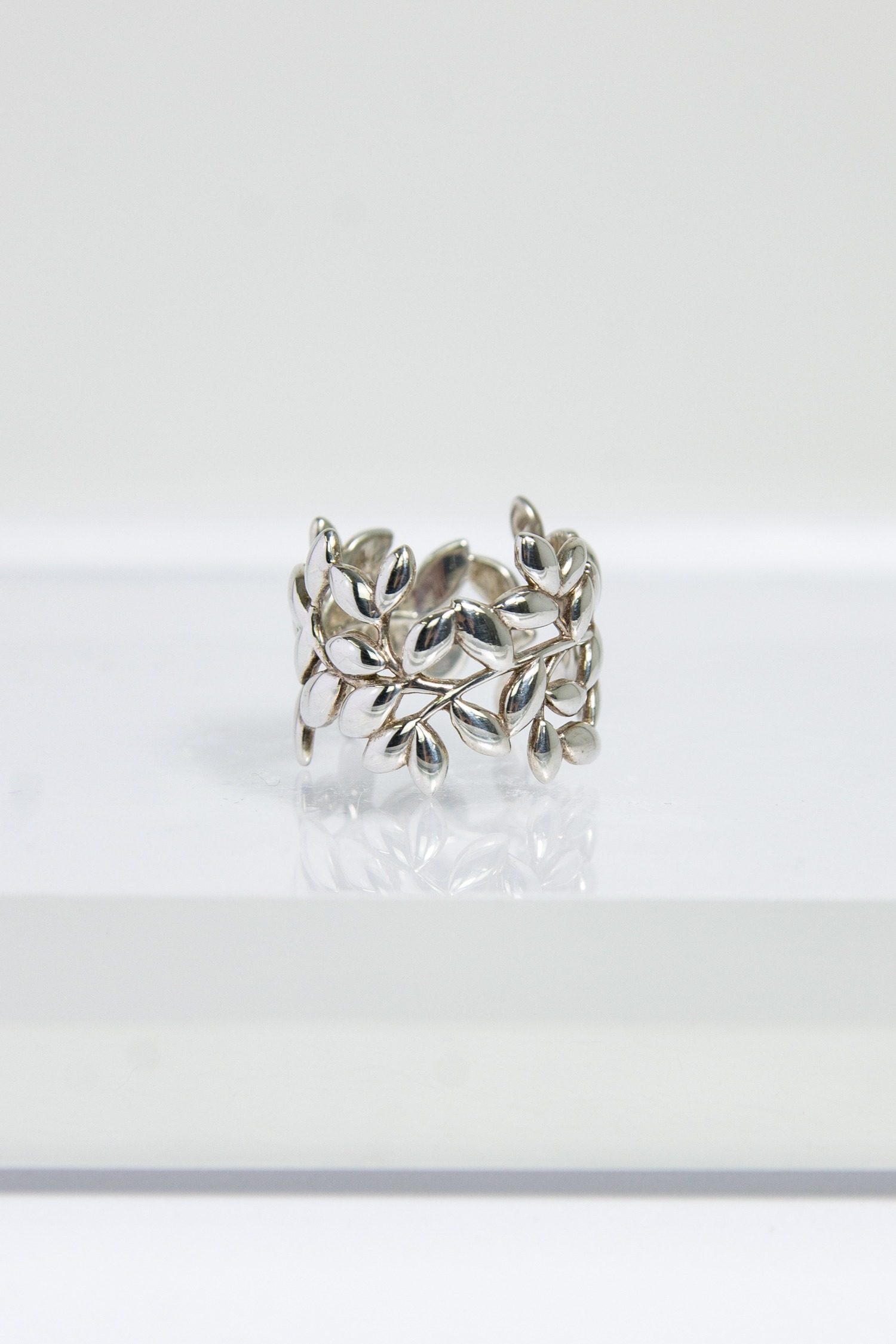 Tiffany & Co. Ring "Paloma Picasso" Olive Leaf in Silber