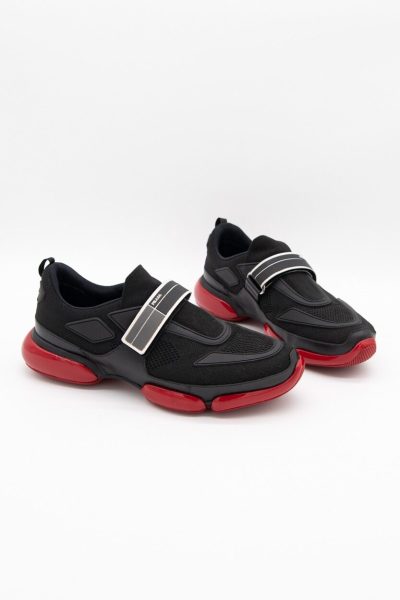 Prada "Cloudbust" Sneaker in Schwarz und Rot