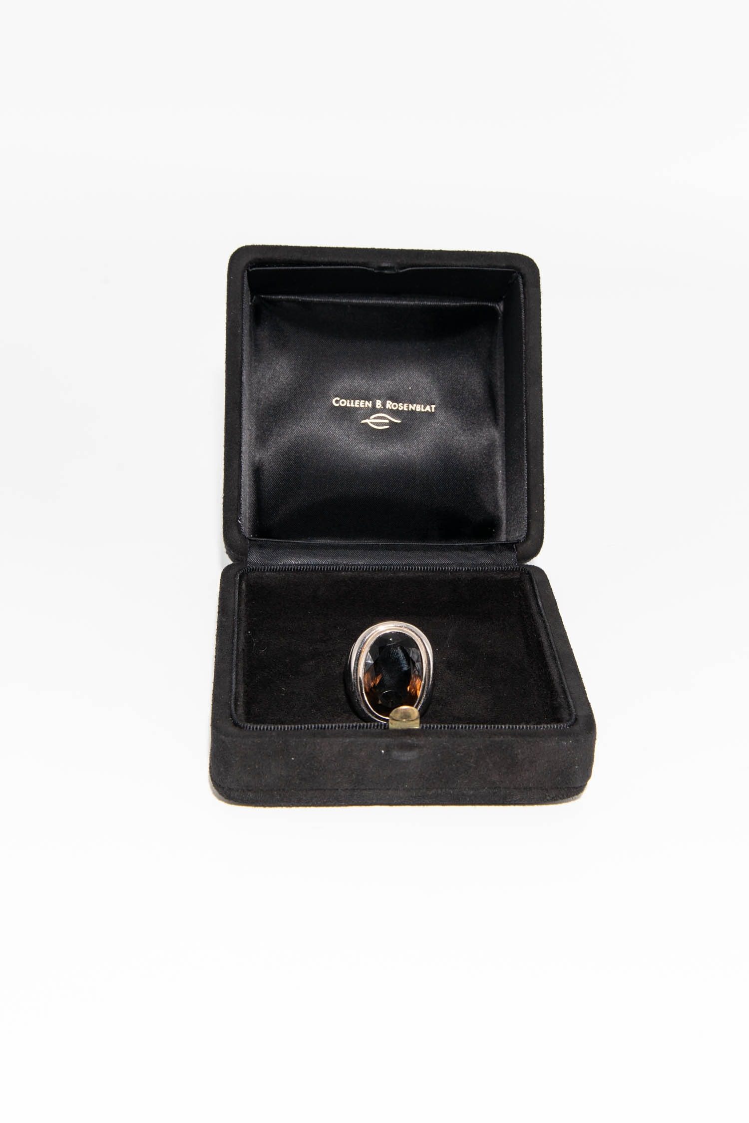 Thumbnail of http://Colleen%20B.%20Rosenblat%20Middle%20Ages%20Ring%20in%20Silber%20und%20Dunkelbraun