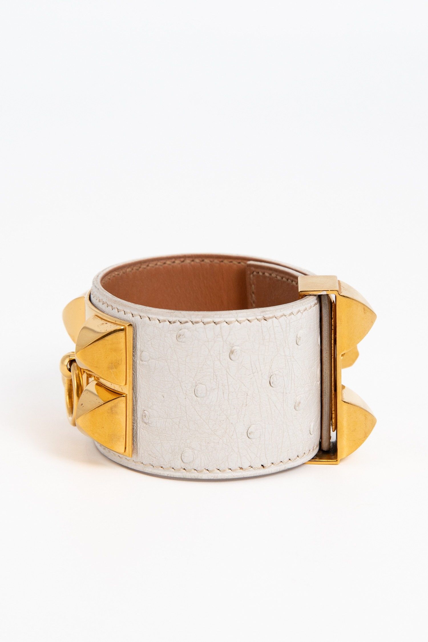 Thumbnail of http://Hermès%20Collier%20de%20Chien%20Armreif%20aus%20weißem%20Straußenleder
