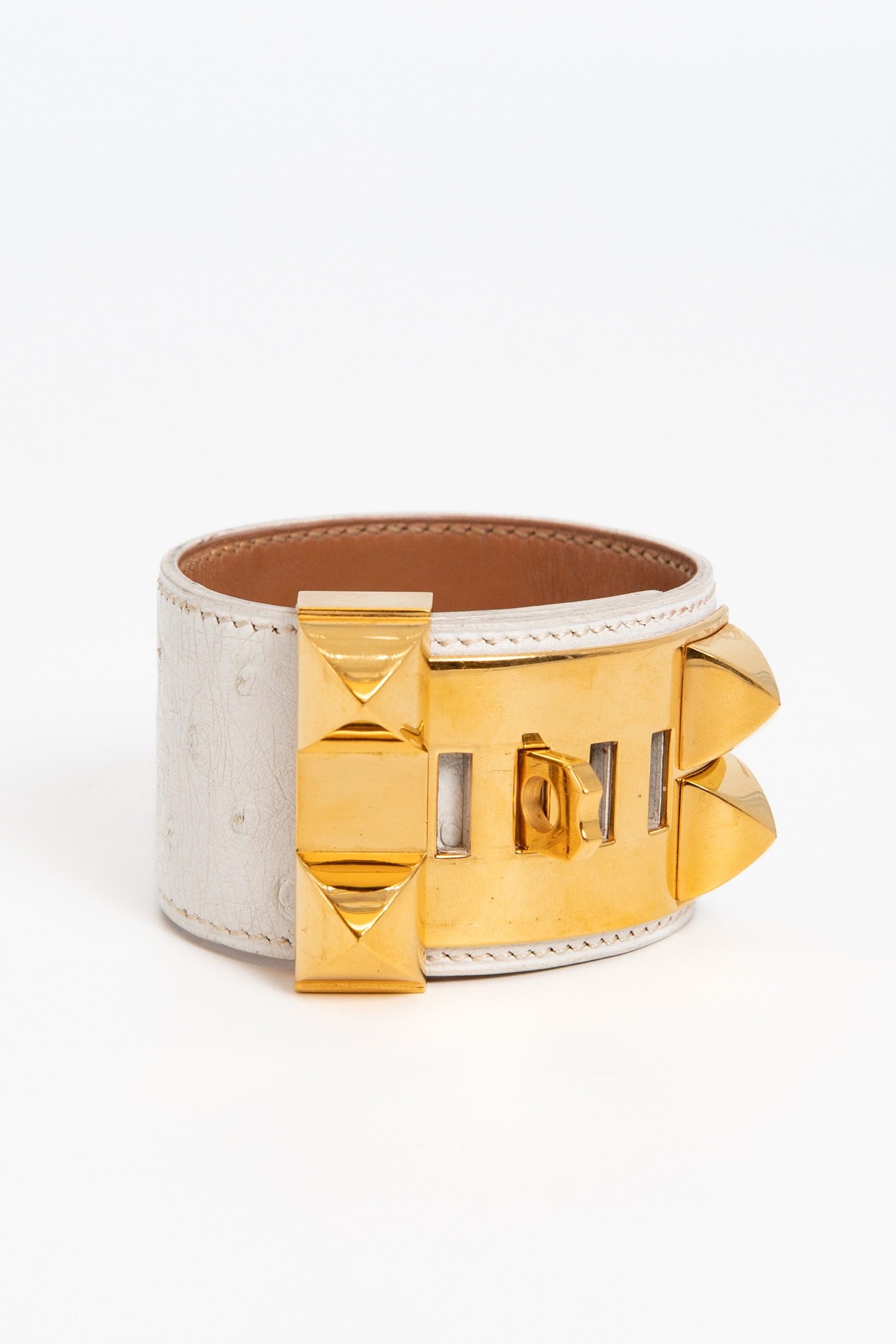 Thumbnail of http://Hermès%20Collier%20de%20Chien%20Armreif%20aus%20weißem%20Straußenleder