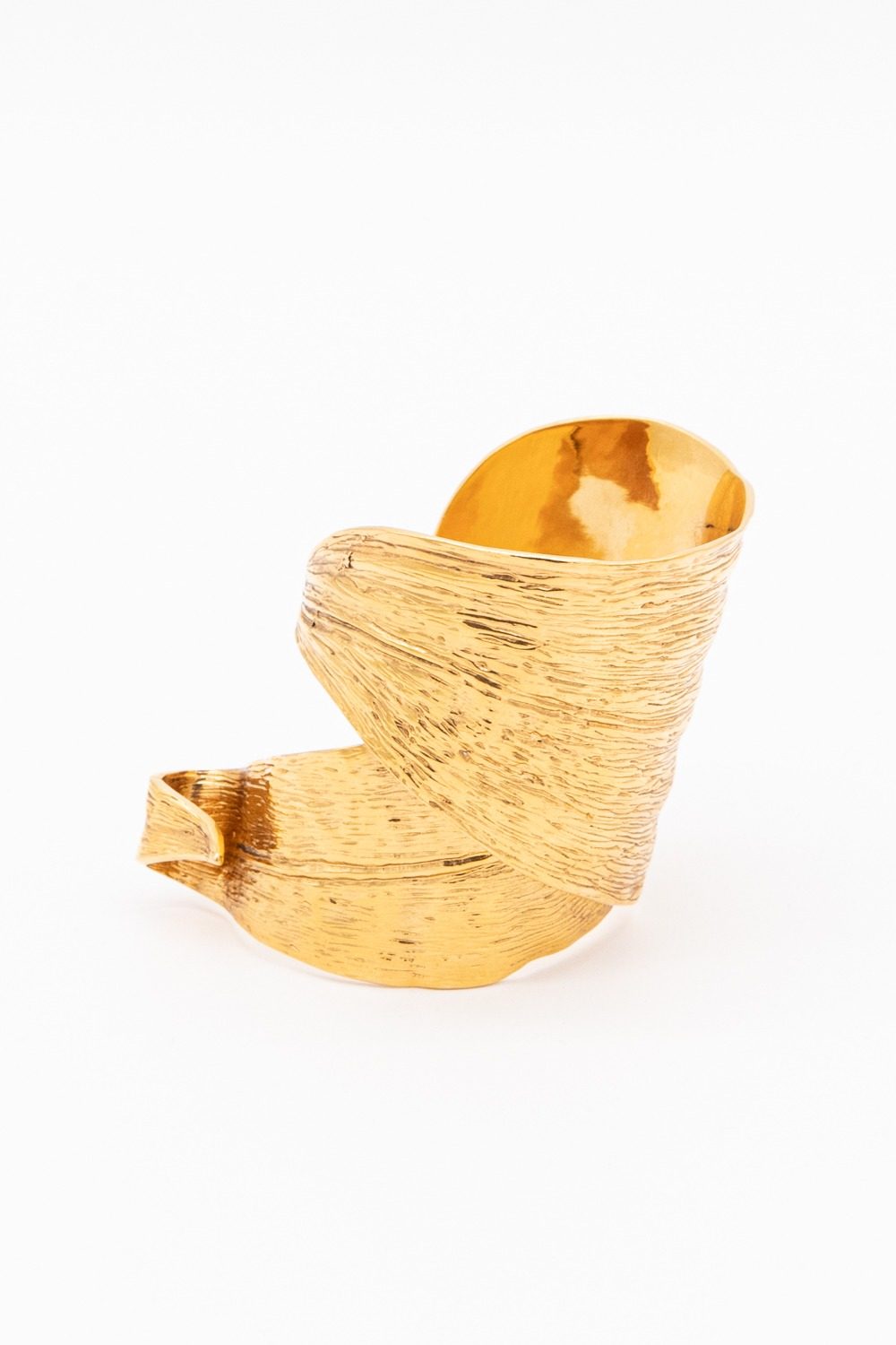 Thumbnail of http://Saint%20Laurent%20Leaf%20Cuff%20Armreif%20in%20Gold