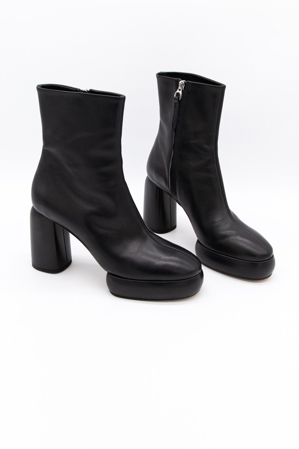 Thumbnail of http://Aeyde%20Emmy%20Stiefelette%20in%20Schwarz